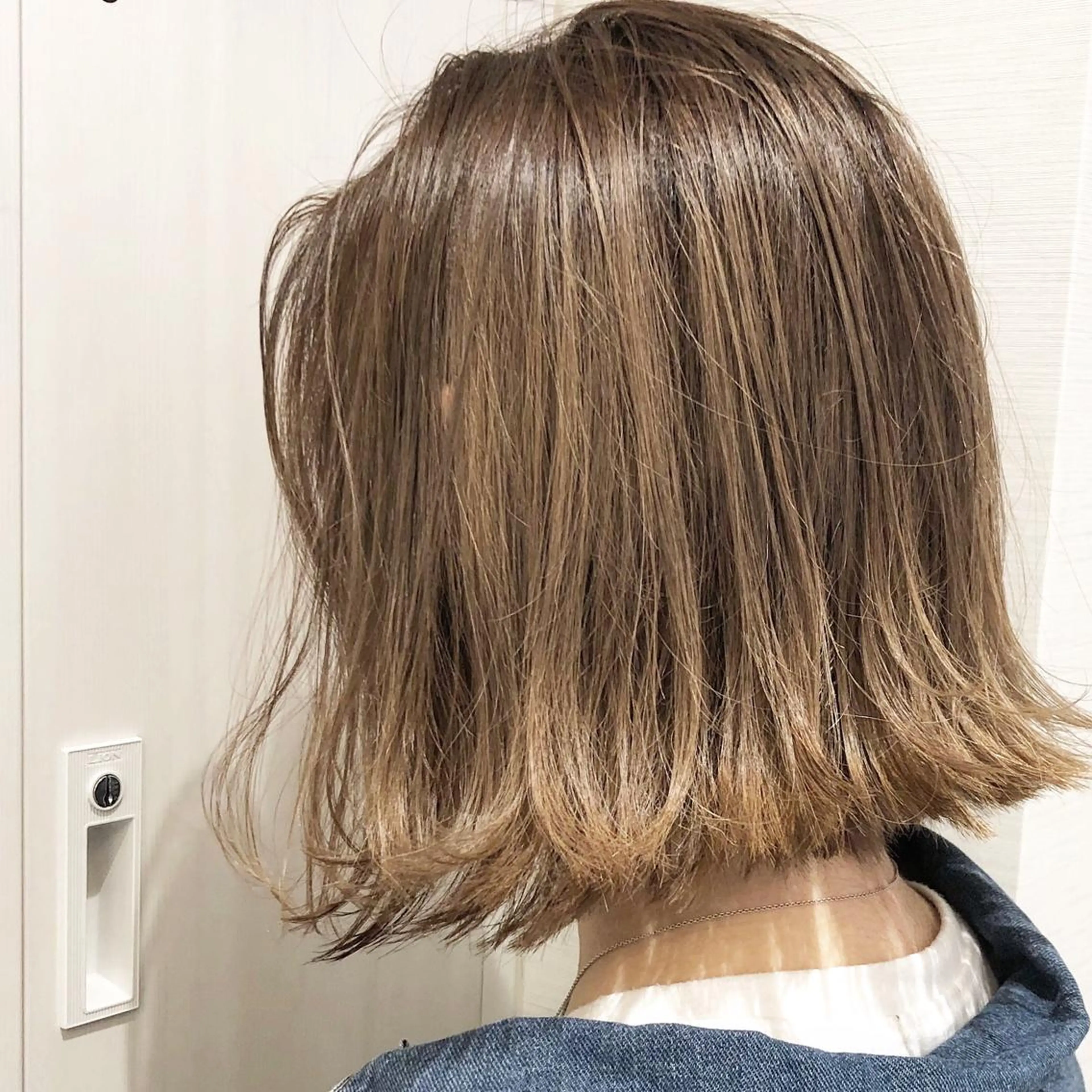 カラー 三鷹で1番ショート ボブをカットする新谷のヘアスタイル