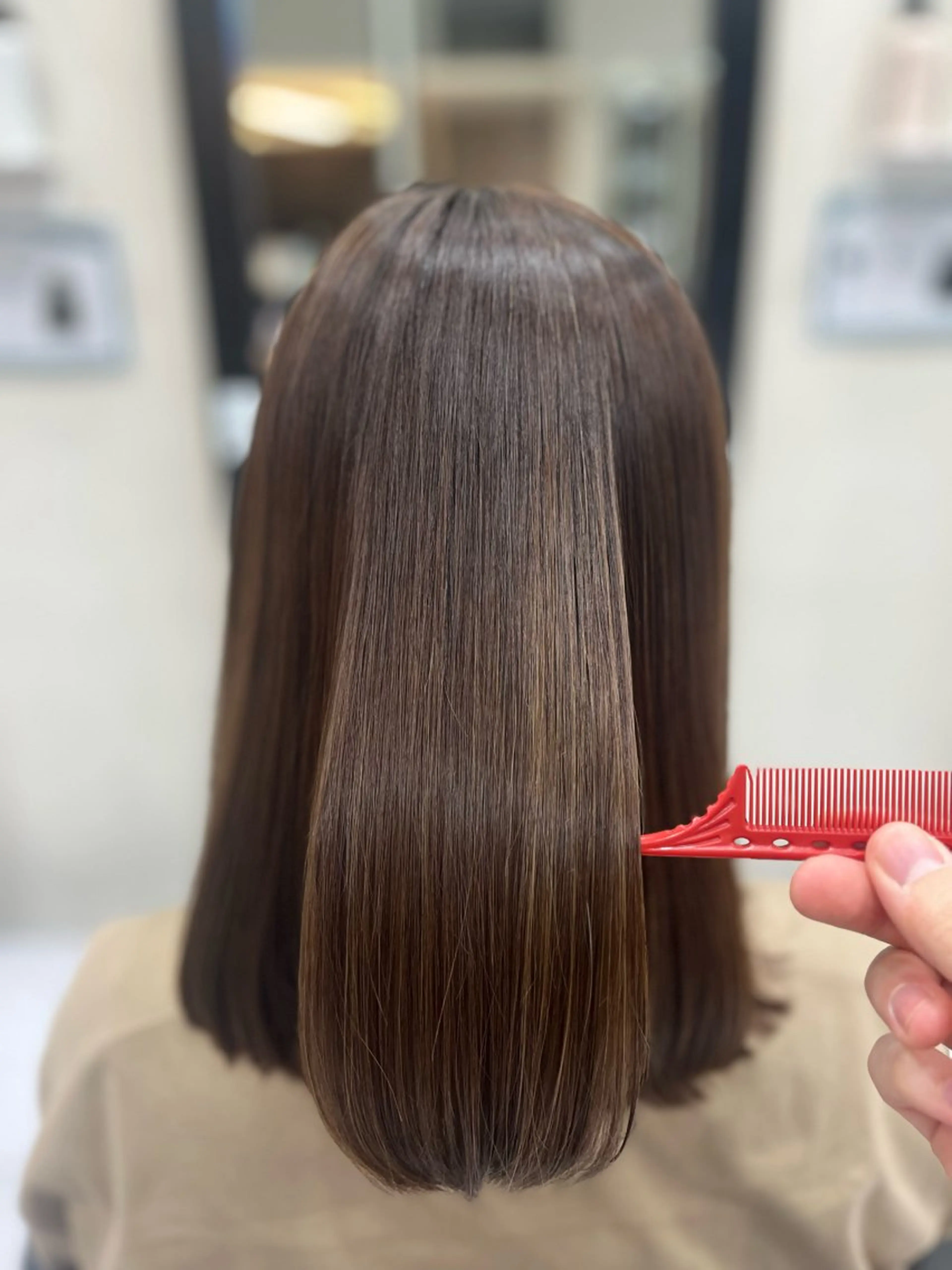 セミロング ☘️上村 ☘️髪質 改善/透明感カラーのヘアスタイル