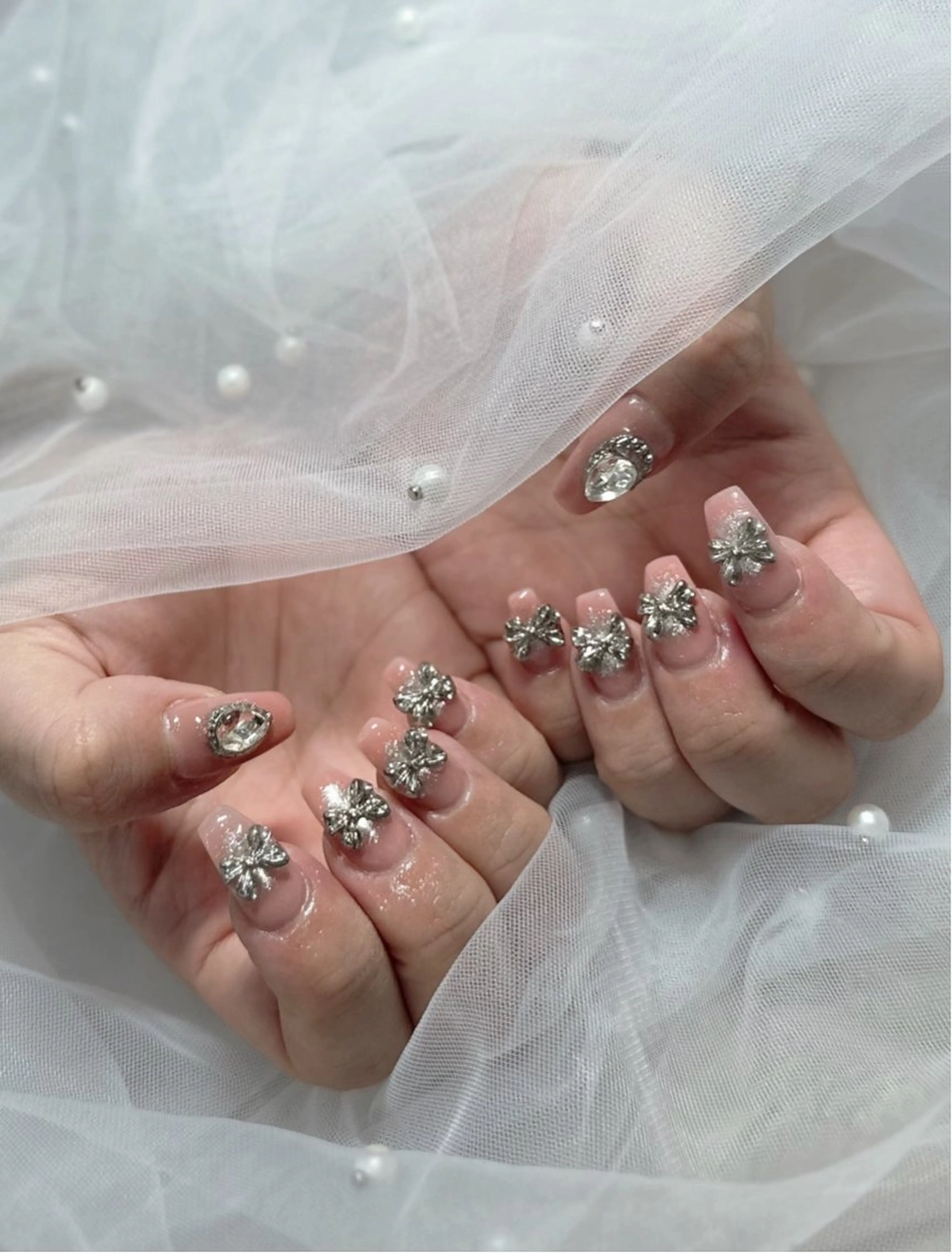 ネイル ハンドネイル フットネイル LAVISH nanamiのネイルデザイン