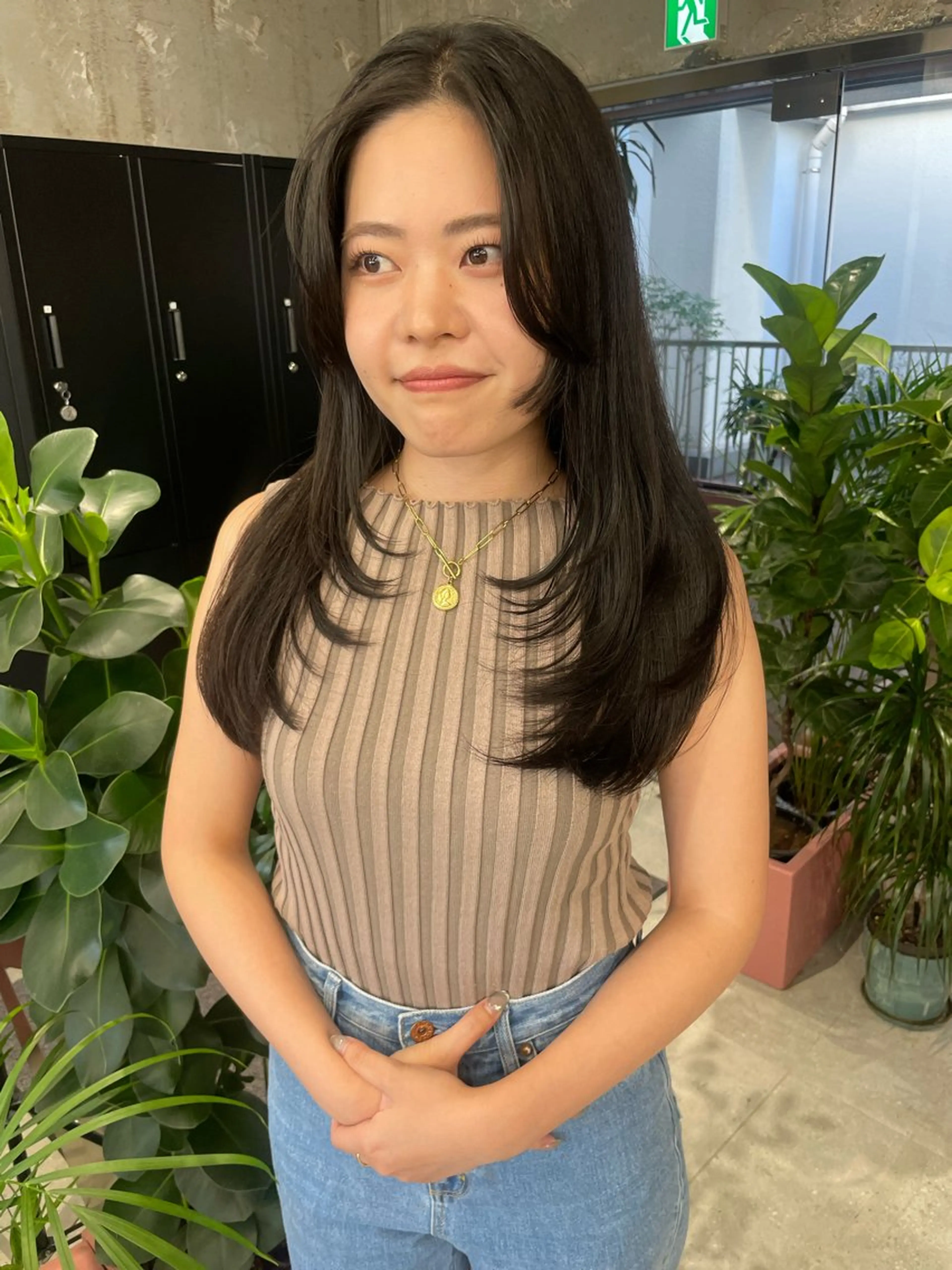 ロング ヘアカラー MIFA レイヤー／パーマのヘアスタイル