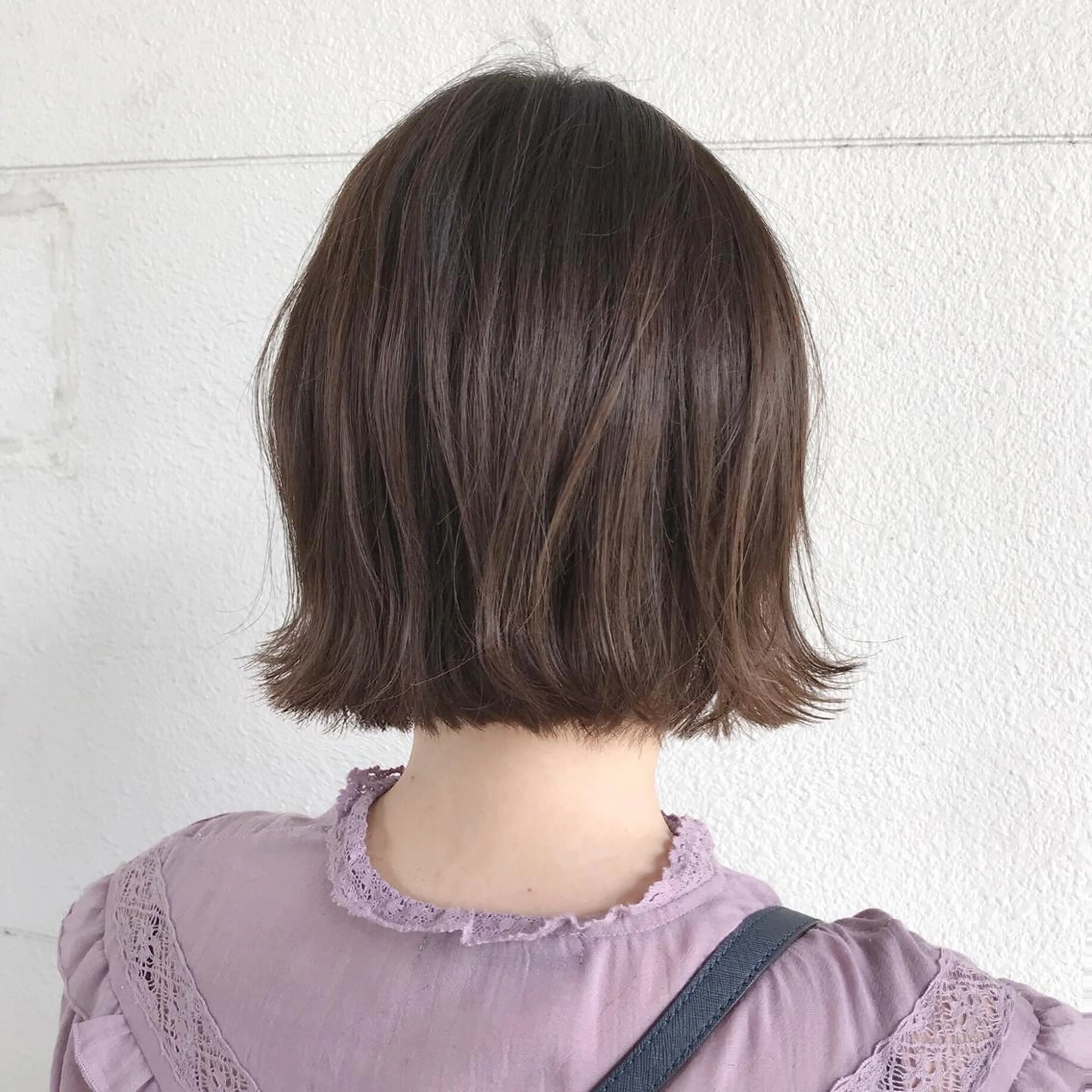 ショート カラー 切りっぱなしボブ ベージュカラー ブラウンカラー ブラウンベージュ イルミナカラー カット ヘアカラー トリートメント ボブ・レイヤーカット 吉敷航一のヘアスタイル