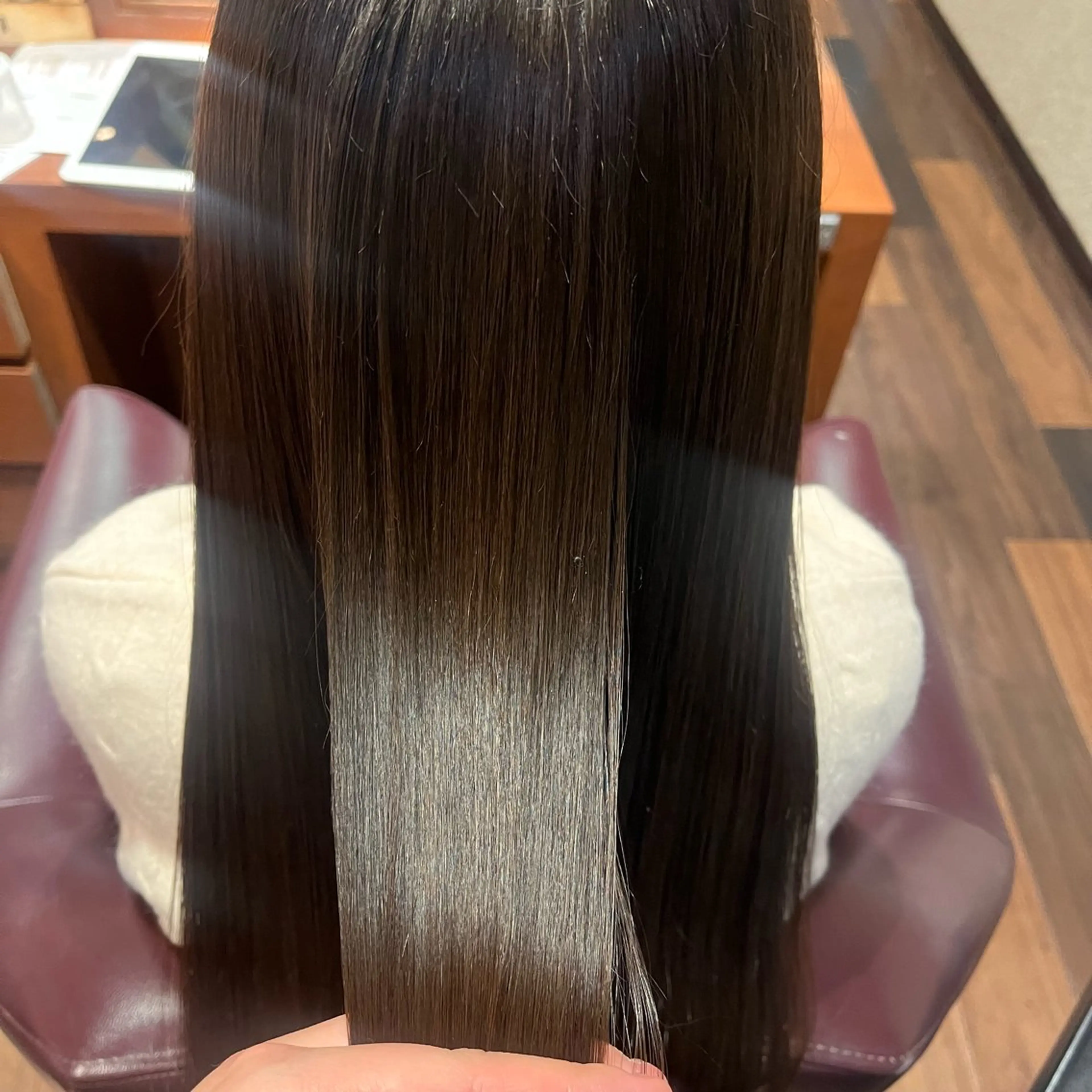 ロング 縮毛矯正 カット ヘアカラー トリートメント よしだ しおりのヘアスタイル