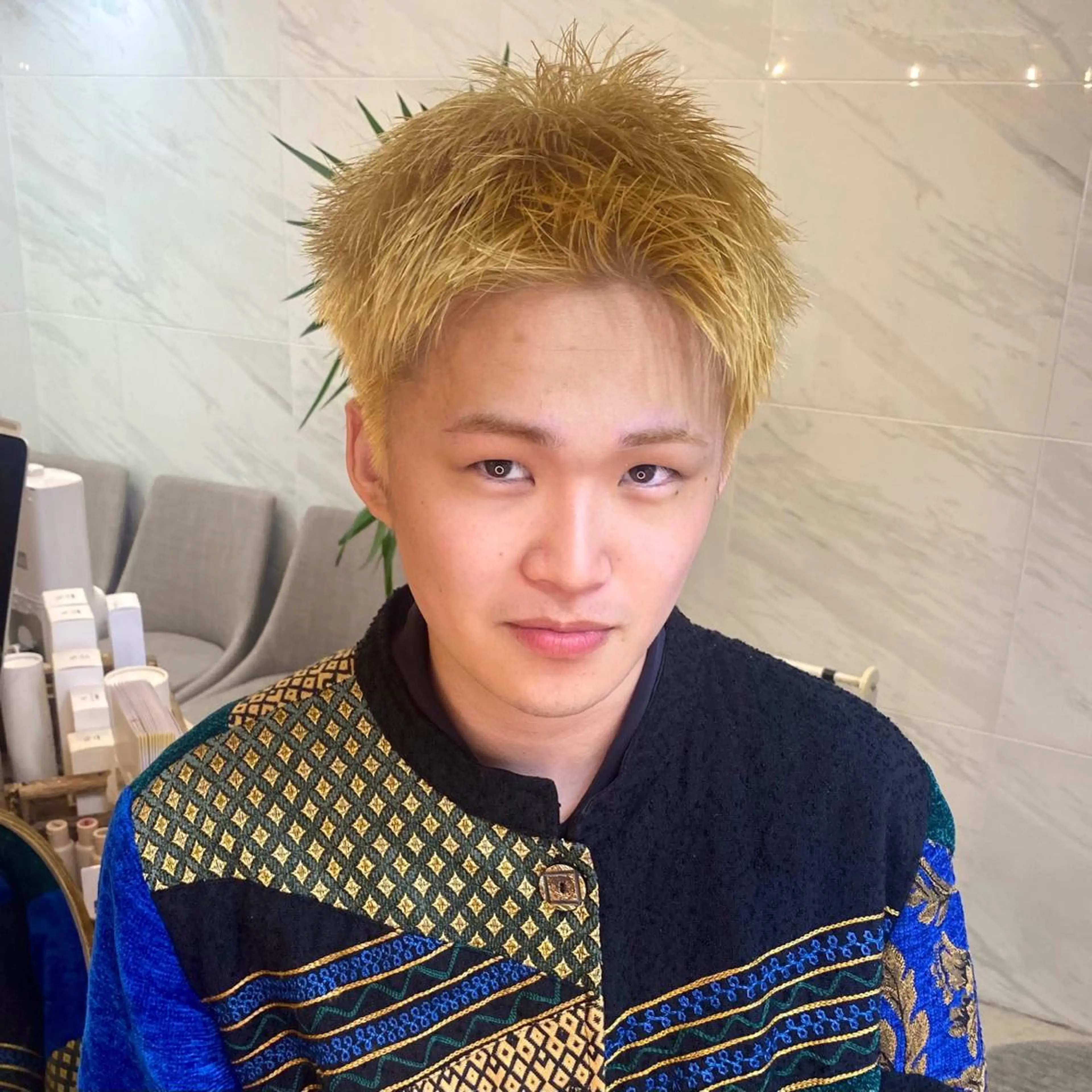 ショート SHIN レイヤーカットのヘアスタイル