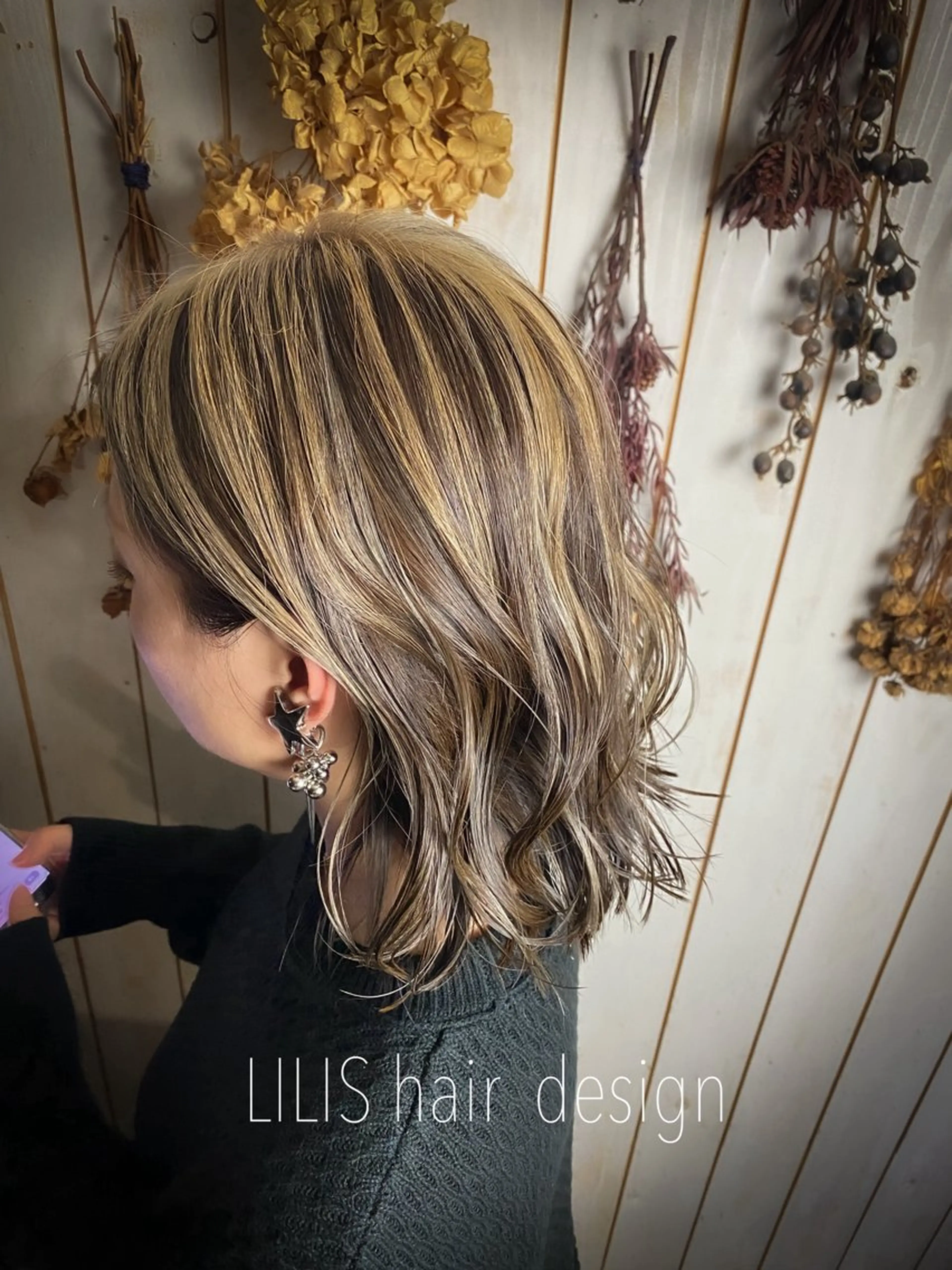 ミディアム カラー LILIS hair designのヘアスタイル