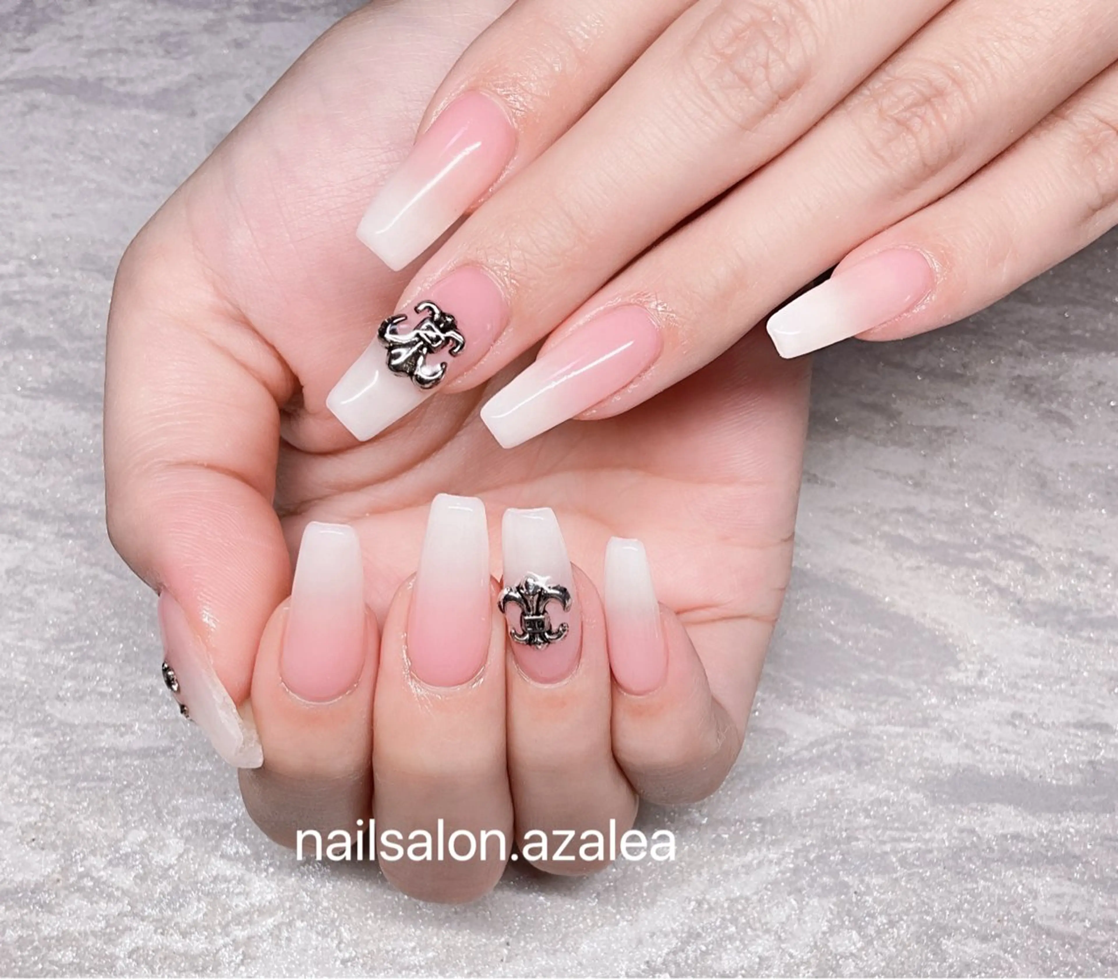 ネイル ハンドネイル R inのネイルデザイン