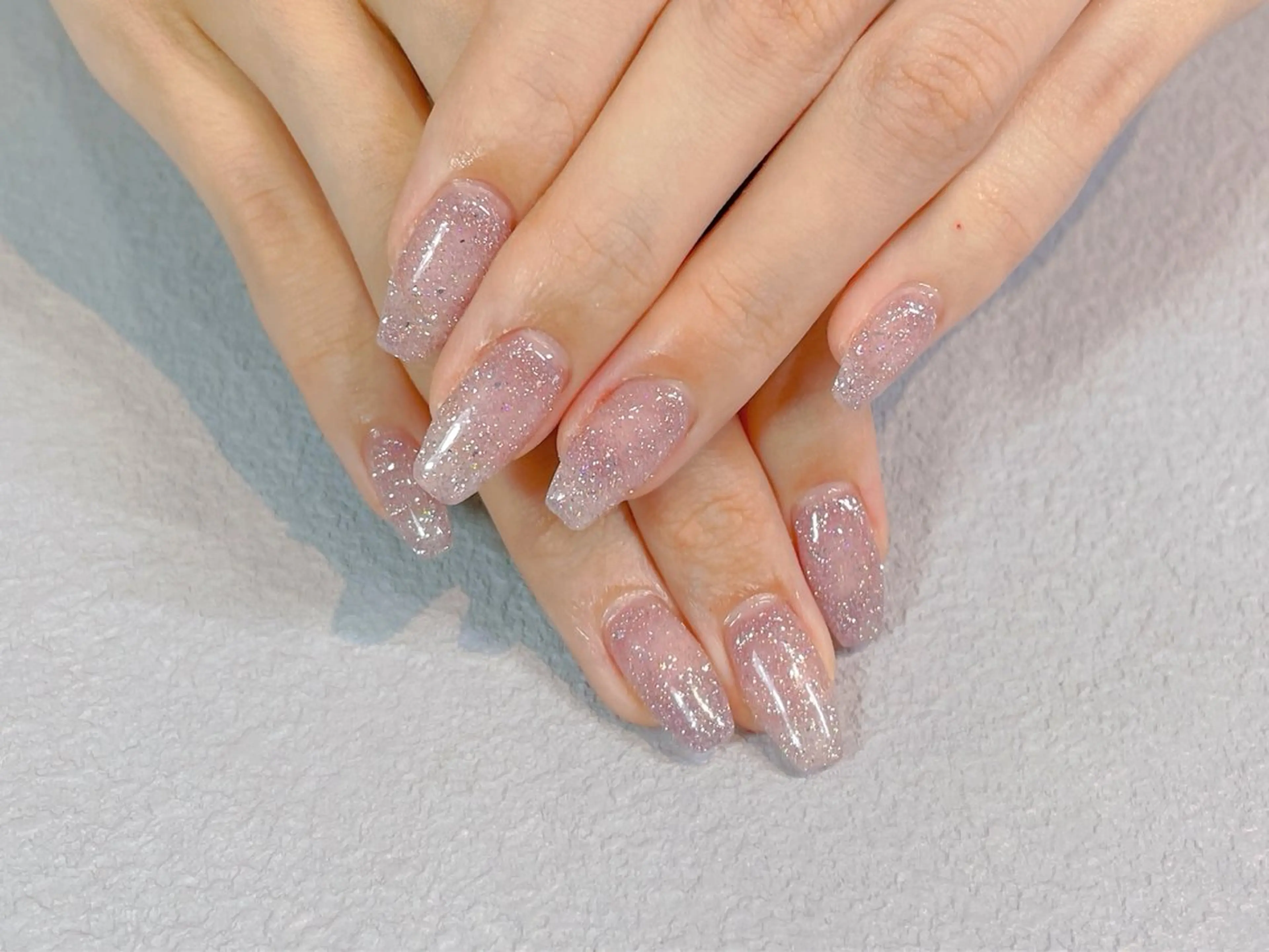 ネイル オーロラネイル ジェルネイル ニュアンスネイル オフィスネイル シンプルネイル ネイルサロン パールのネイルデザイン