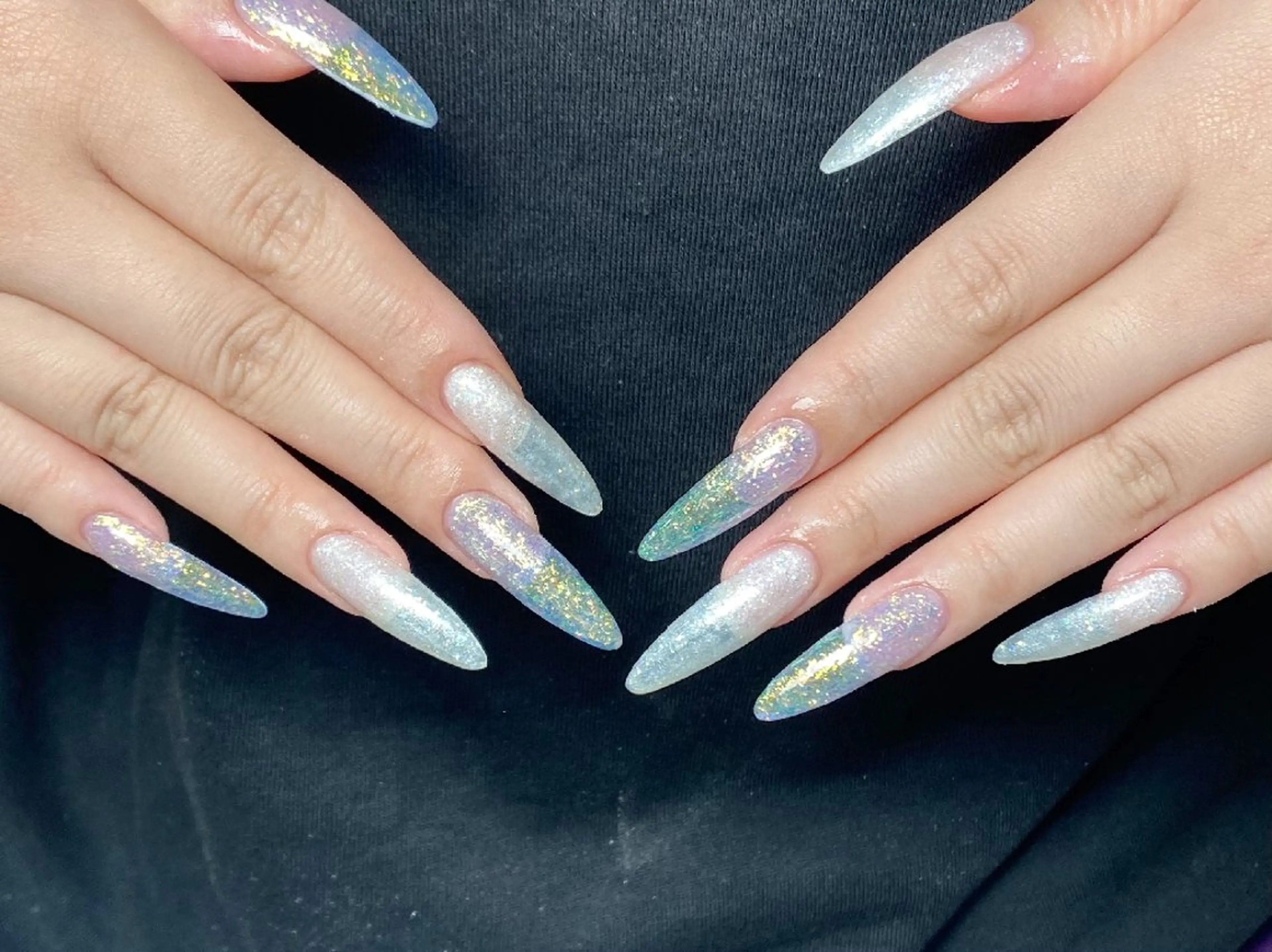 ネイル チークネイル フレンチネイル ジェルネイル ガーリー キラキラネイル ハンドネイル UM Nail Salonのネイルデザイン