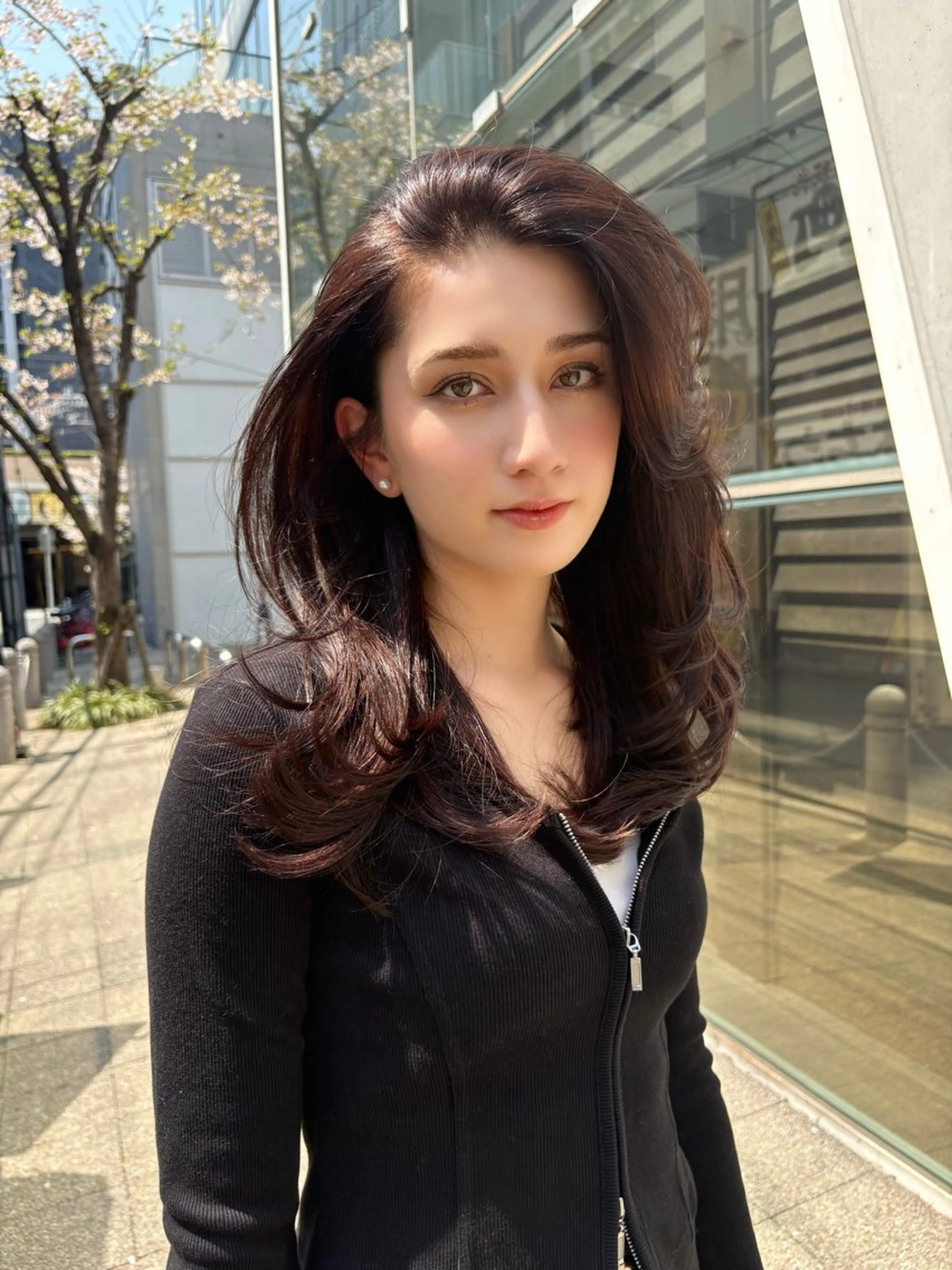 セミロング カラー ブラウンカラー 透明感カラー イルミナカラー レイヤーカット 海外レイヤー/赤み 消しカラー/上原聖奈のヘアスタイル