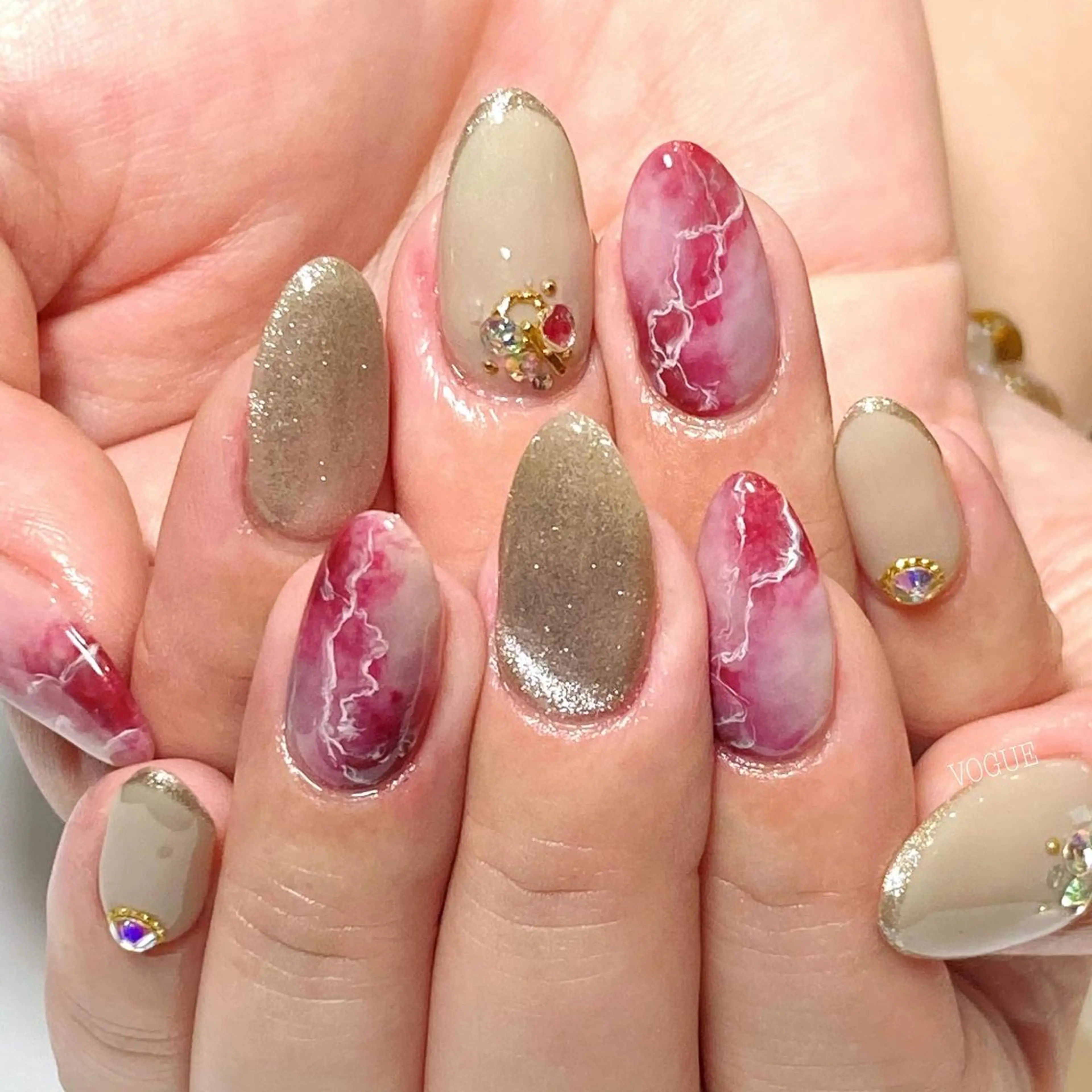 ネイル VOGUE ×SWANのネイルデザイン