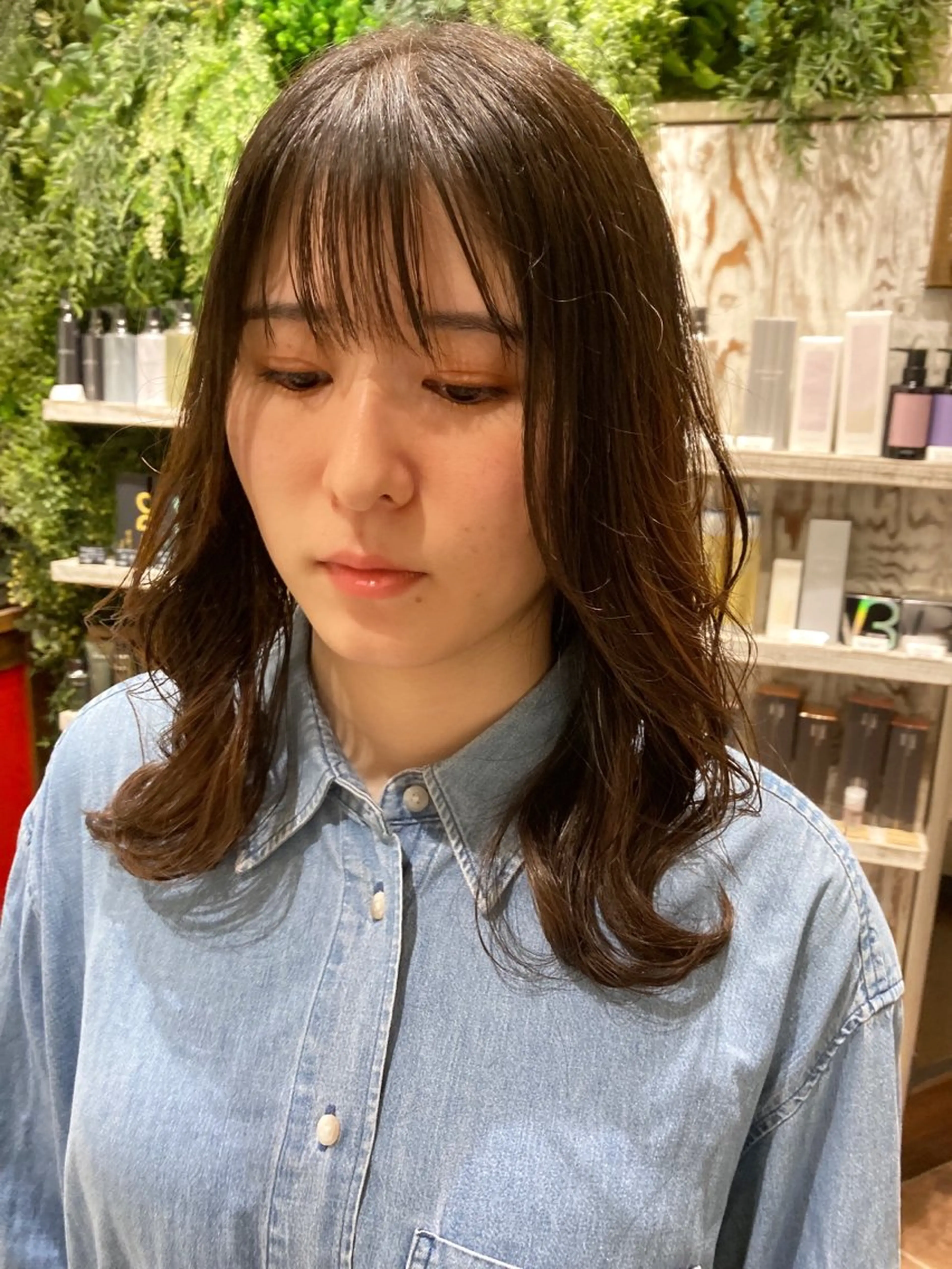 パーマ あやかショート 白髪ぼかしのヘアスタイル