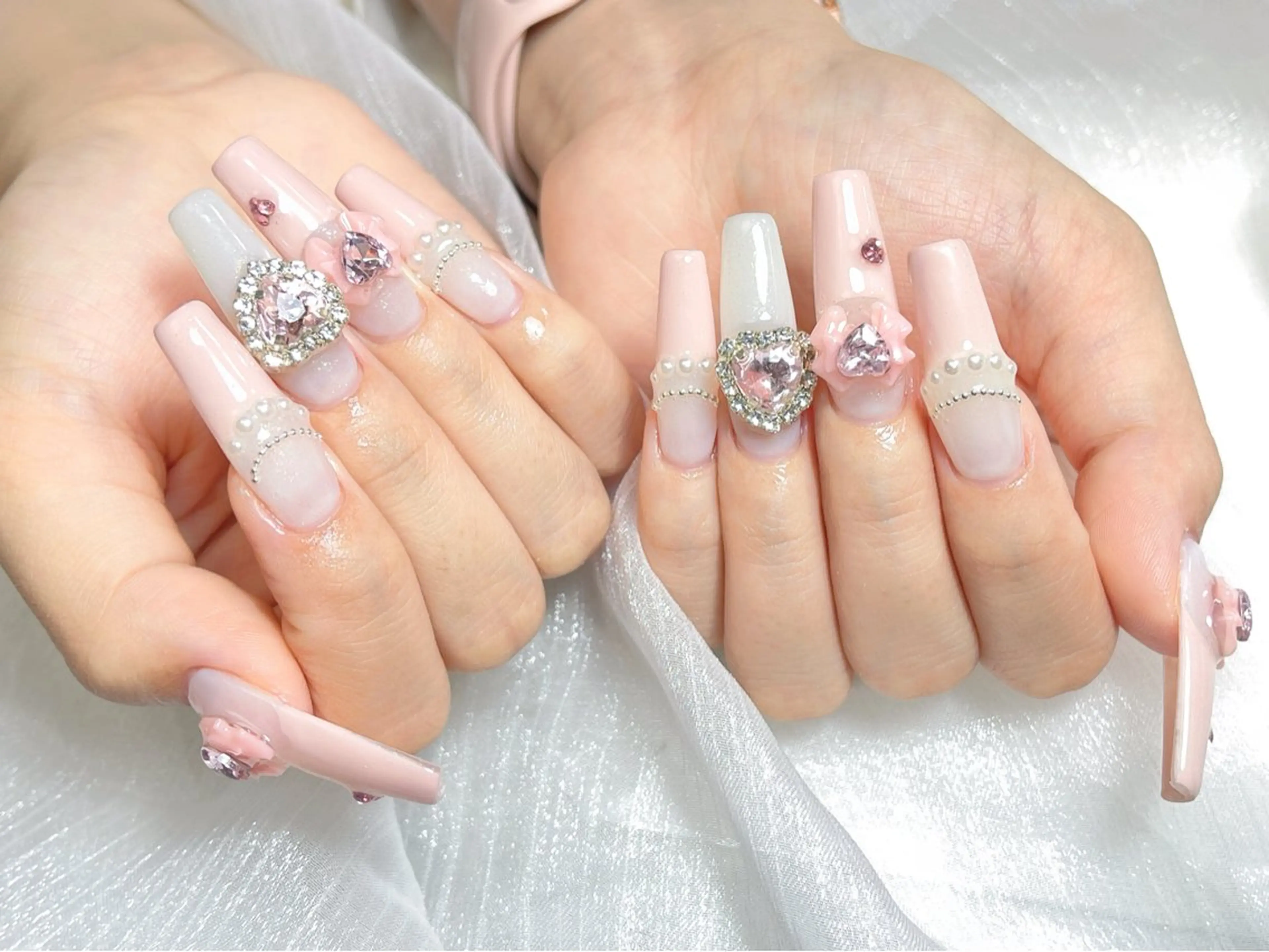 ネイル ハンドネイル 🎀ネイルサロン エクラYUI🎀のネイルデザイン