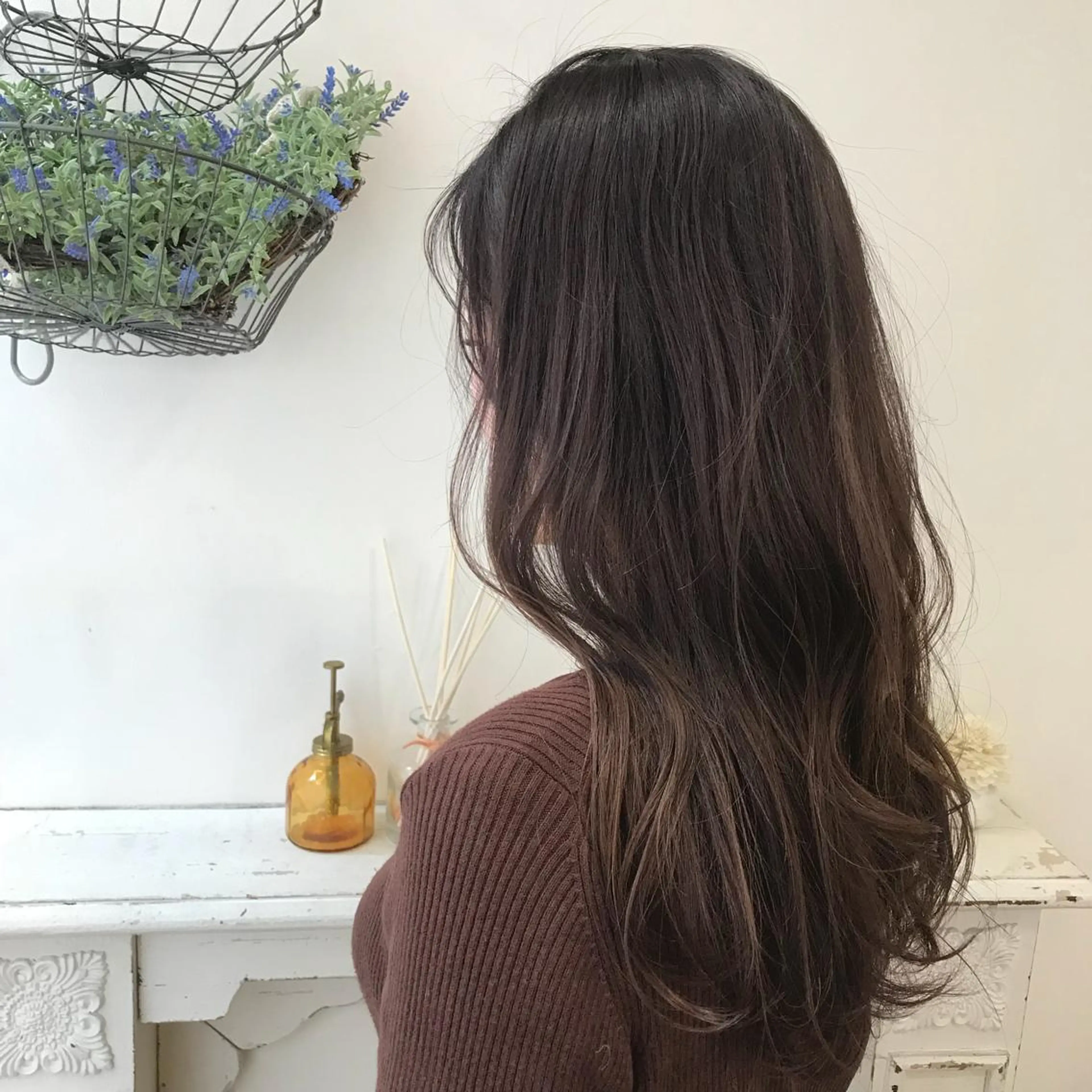 ロング カラー ベージュカラー ラベンダーカラー ラベンダーベージュ ヘアカラー トリートメント salowin梅田所属・レイヤー/顔周り /AKARIのヘアスタイル