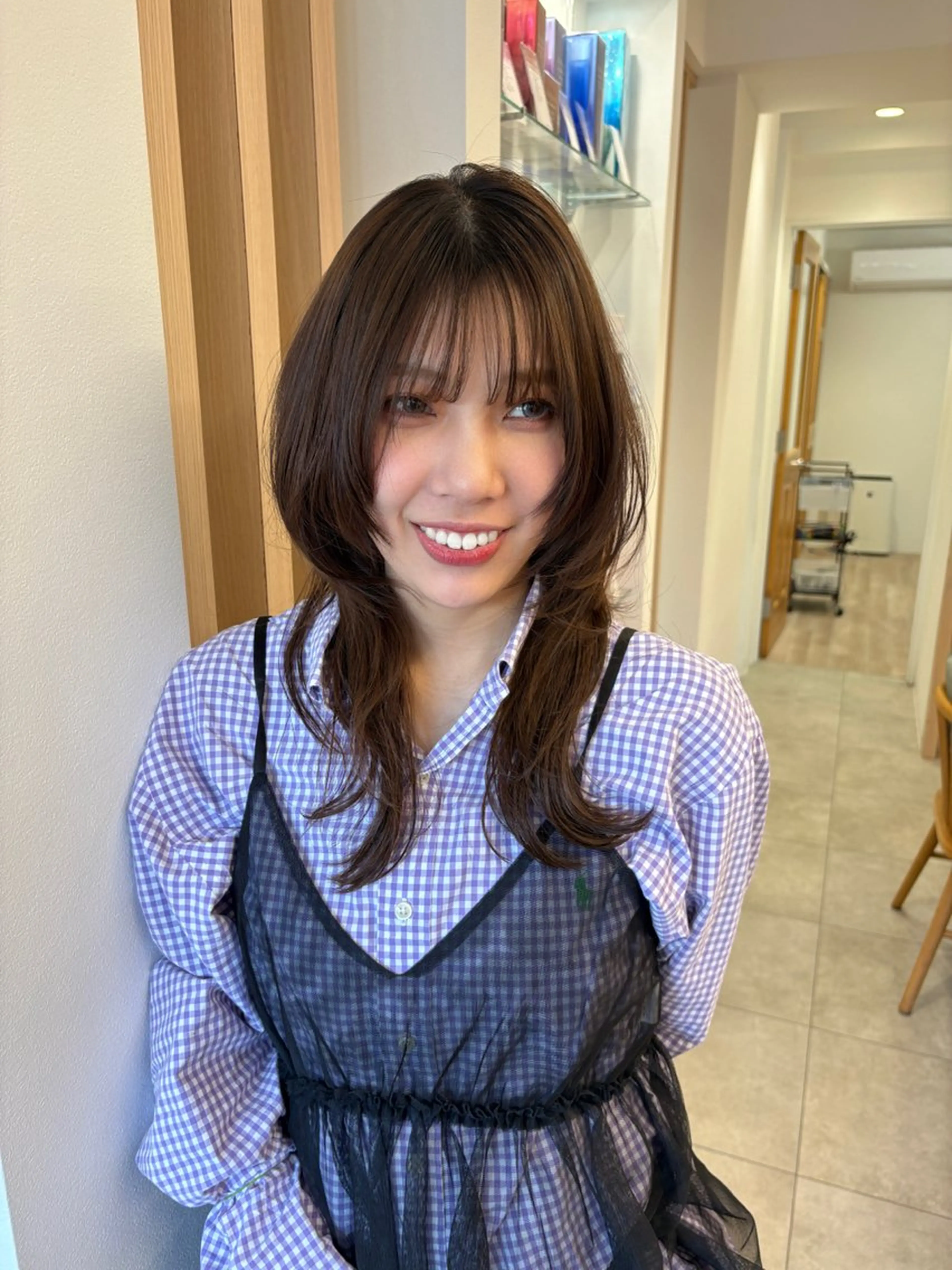 ロング AKIHO 暖色カラーのヘアスタイル