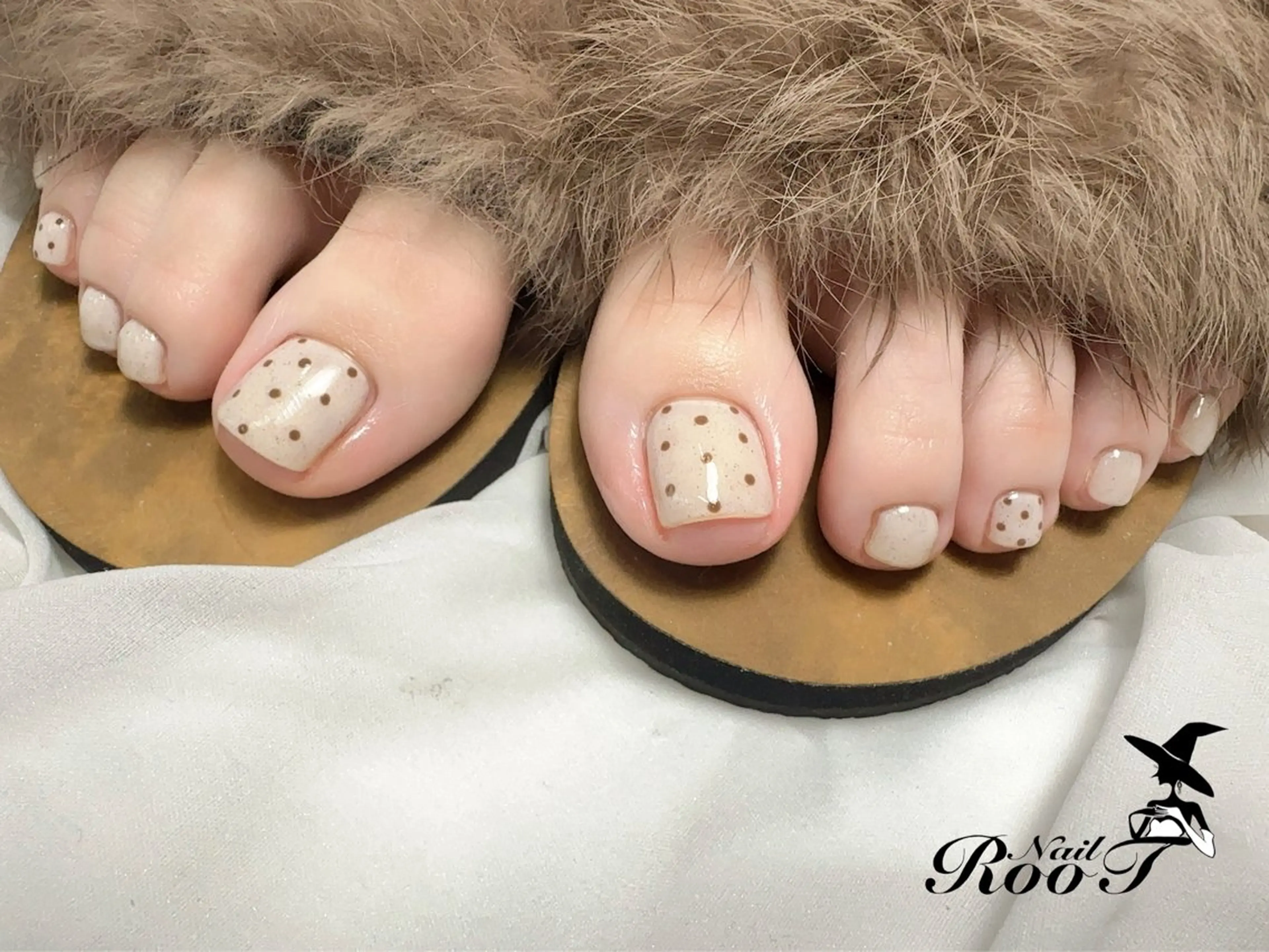ネイル ドット フットネイル RooT Nailのネイルデザイン
