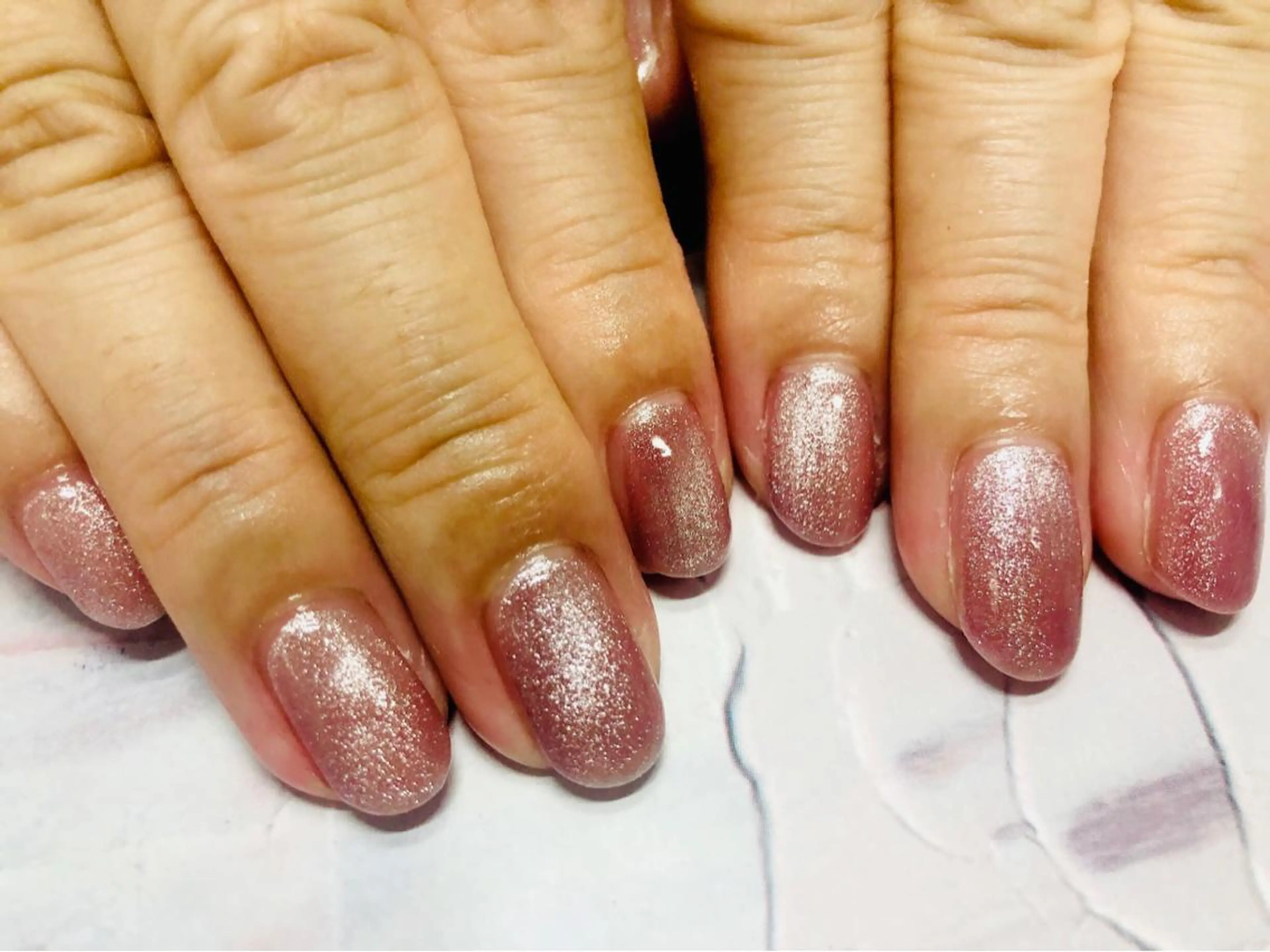 ネイル キラキラネイル ピンク ハンドネイル mogunail &blowのネイルデザイン