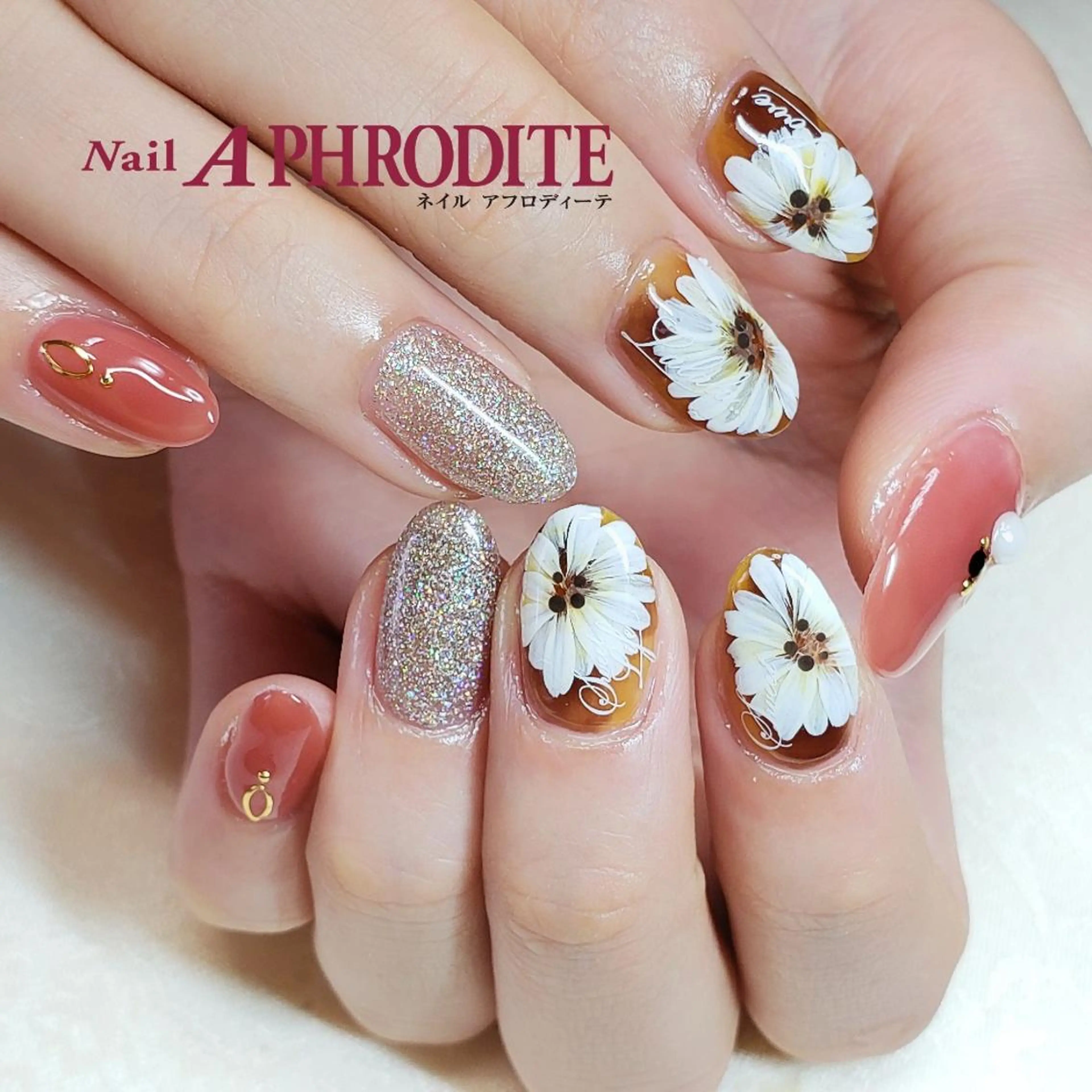 ネイル べっ甲ネイル フラワーネイル Nail  Aphroditeのネイルデザイン