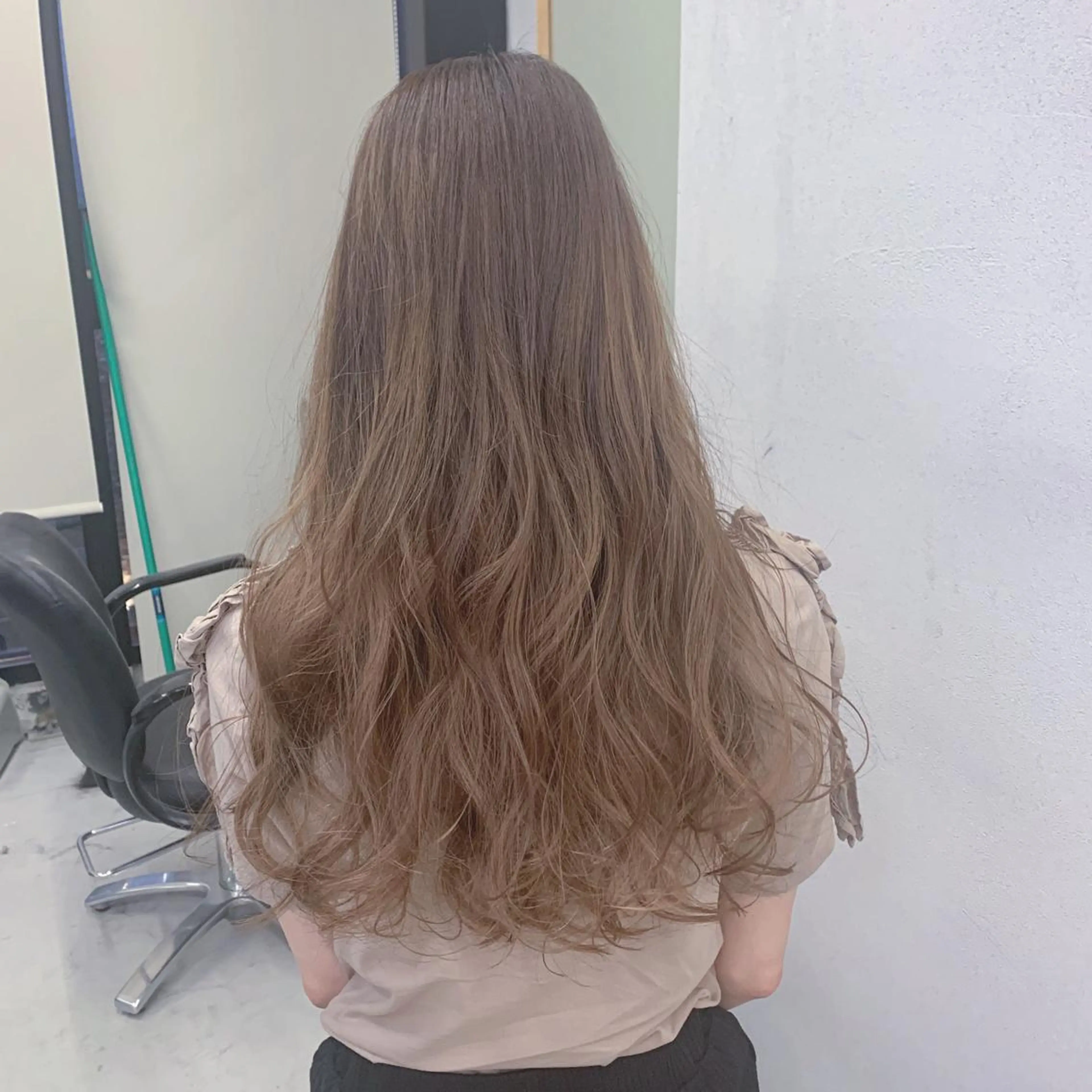 ロング カラー ヘアカラー トリートメント 難波 茜のヘアスタイル