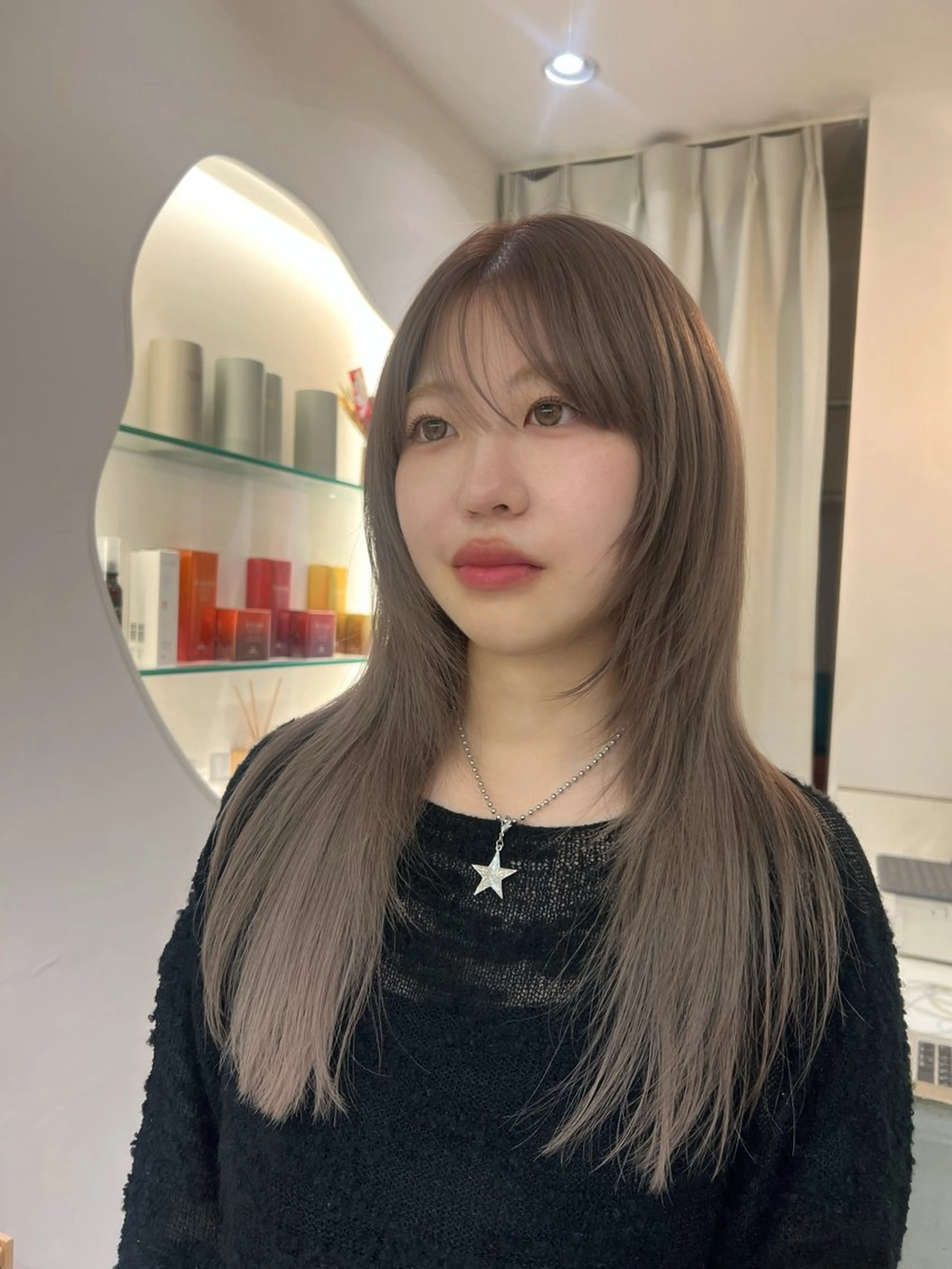 ロング カラー グレージュ ミルクティーグレージュ miha HARVEYのヘアスタイル