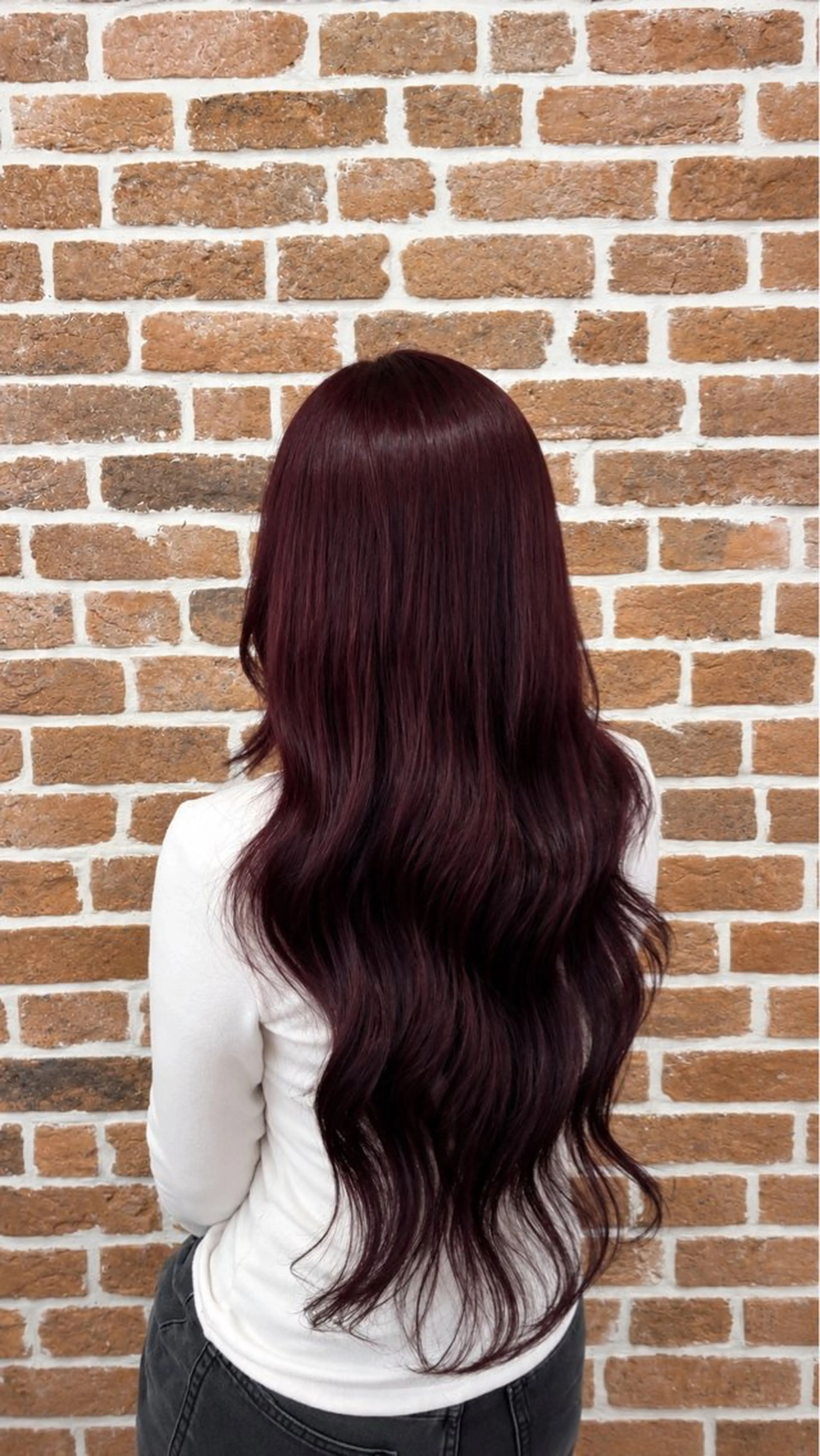ロング カラー ブリーチ 透明感カラー レッドカラー 遠藤 千蘭のヘアスタイル
