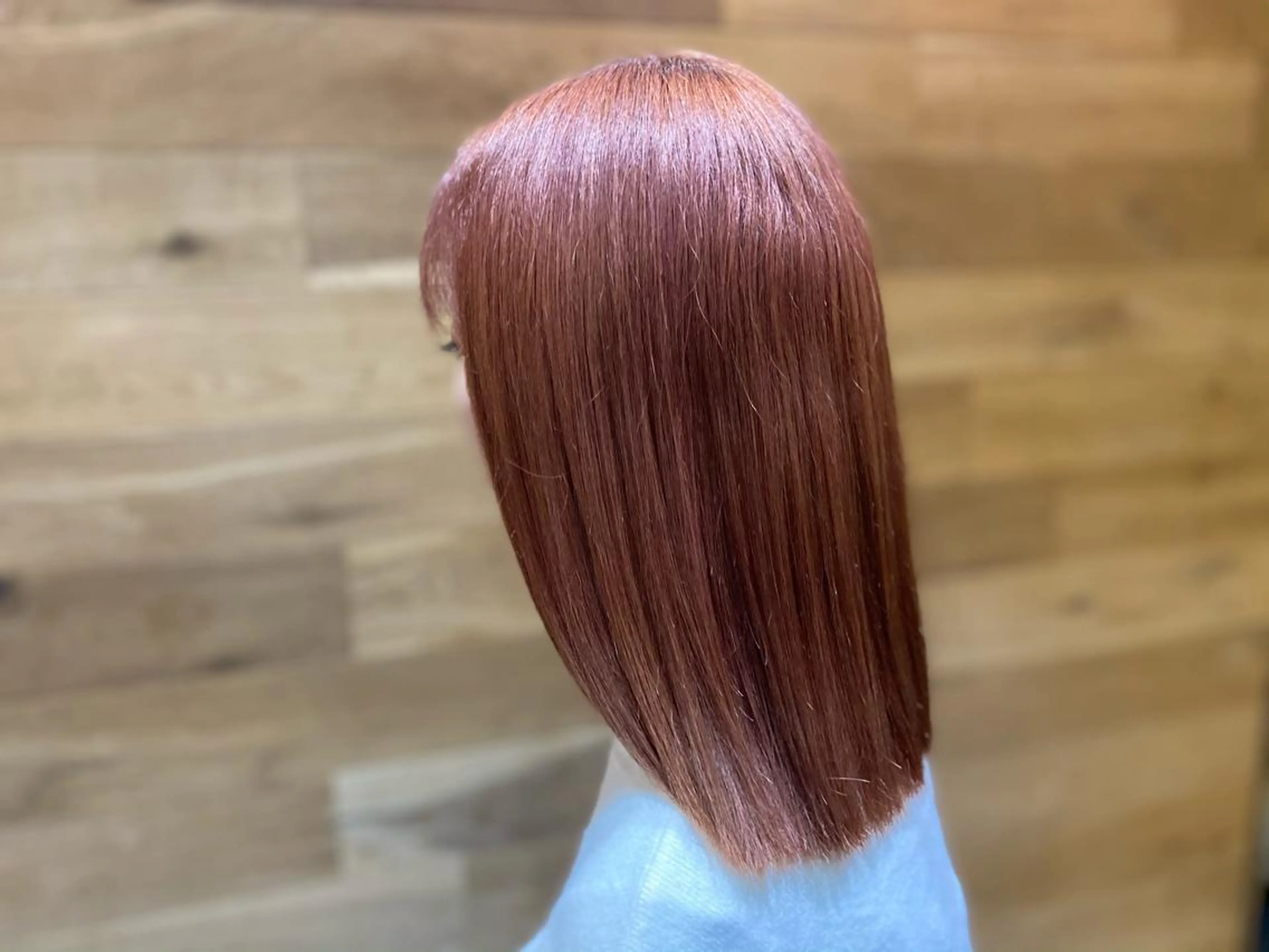 ミディアム カラー ピンクカラー ハラ ルイスのヘアスタイル