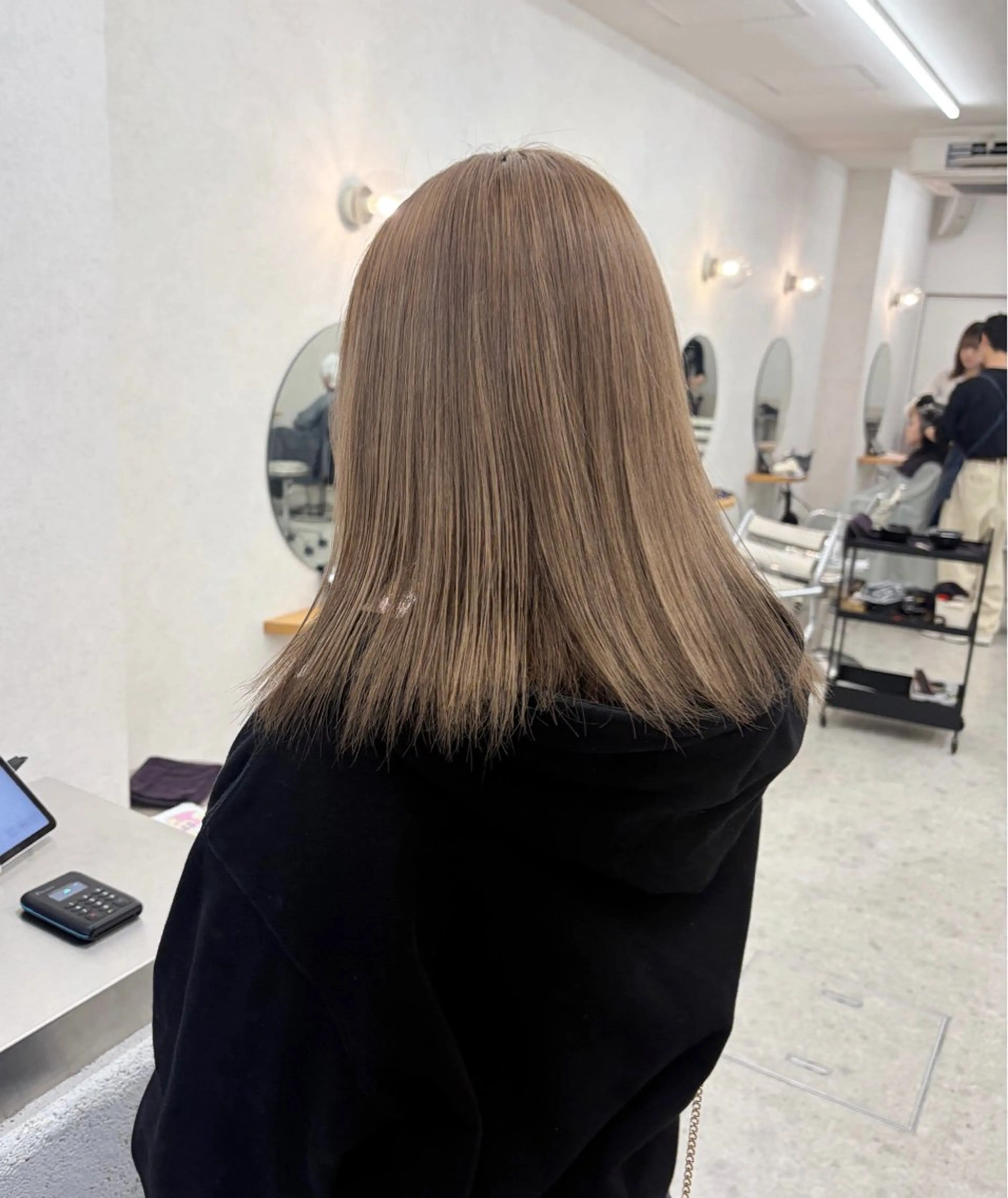 セミロング ヘアカラー リン🔔ボブ cut 柔らかベージュ🤎のヘアスタイル