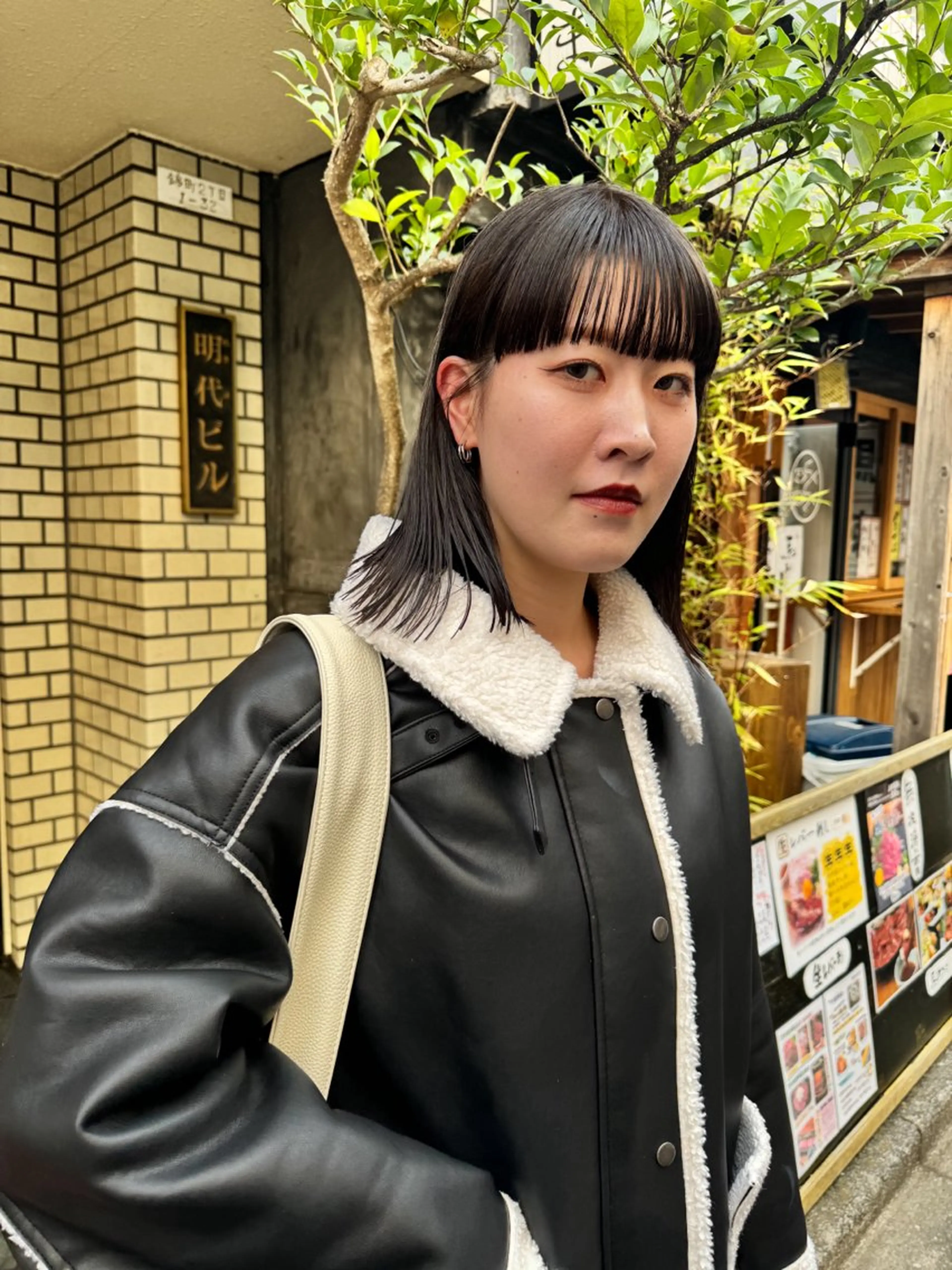 ミディアム カラー 顔周りレイヤー/韓国 ブリーチminamiのヘアスタイル