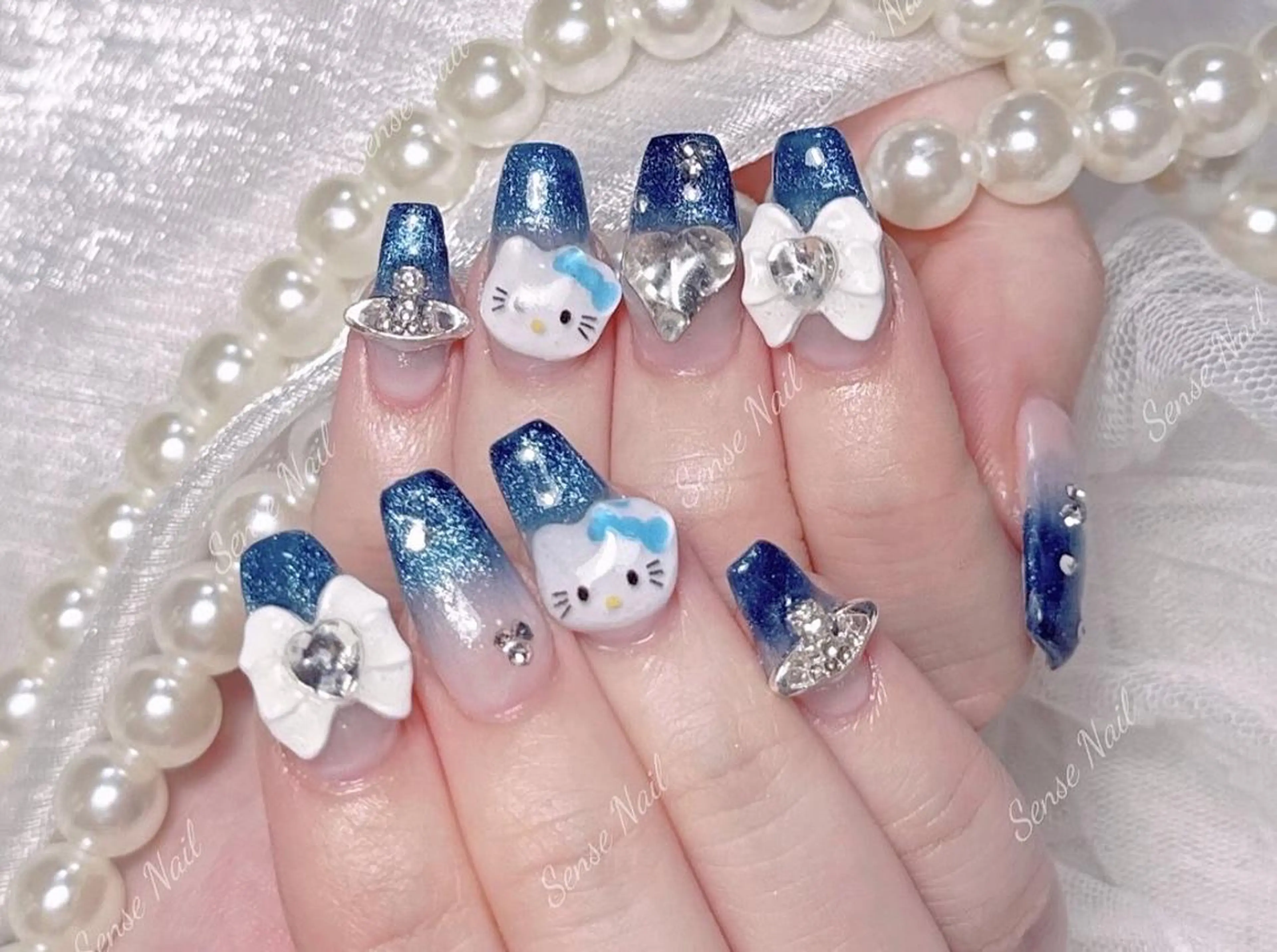 ネイル Queening 🦋のネイルデザイン
