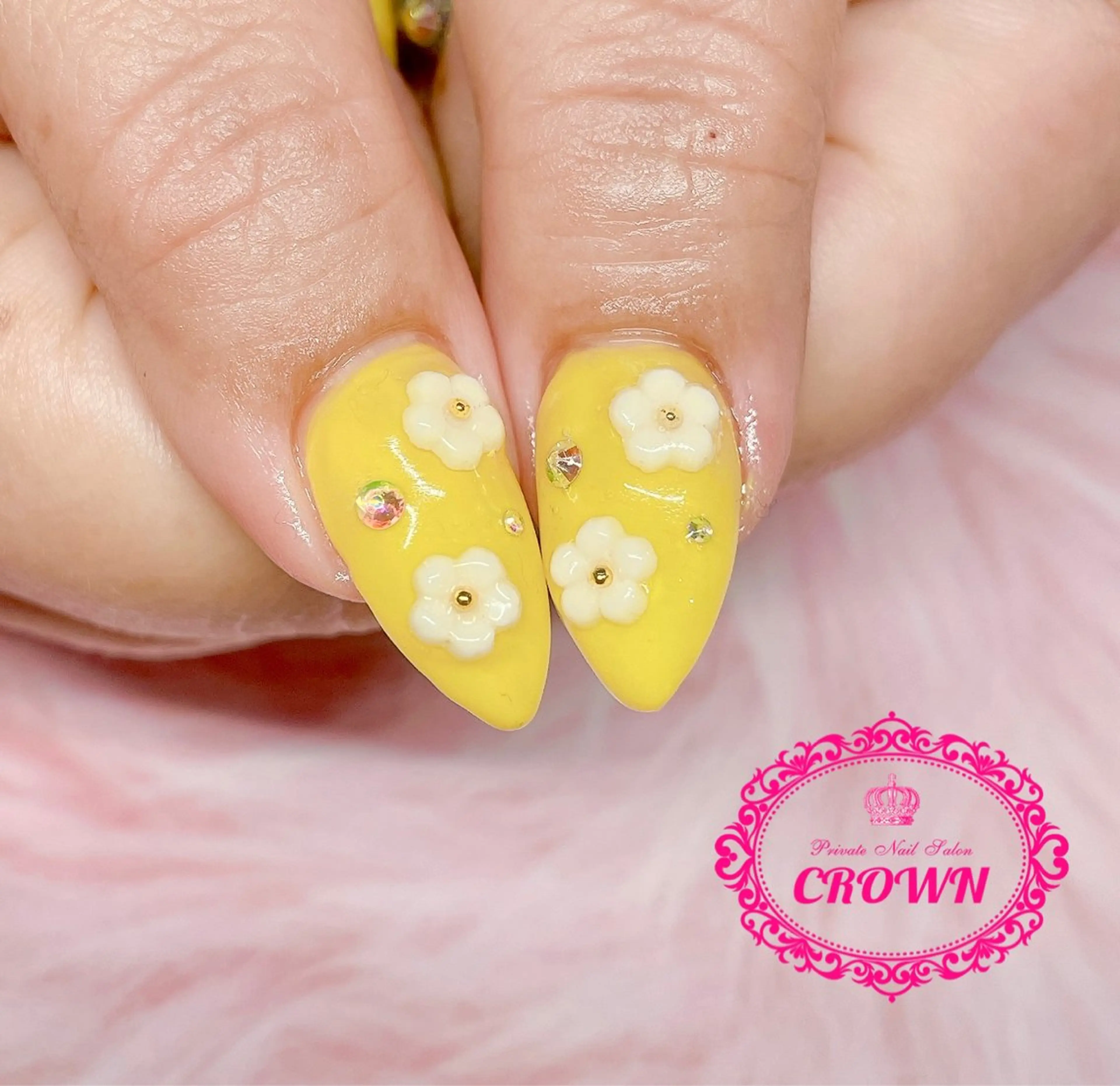 ネイル CROWN プライベートサロンのネイルデザイン