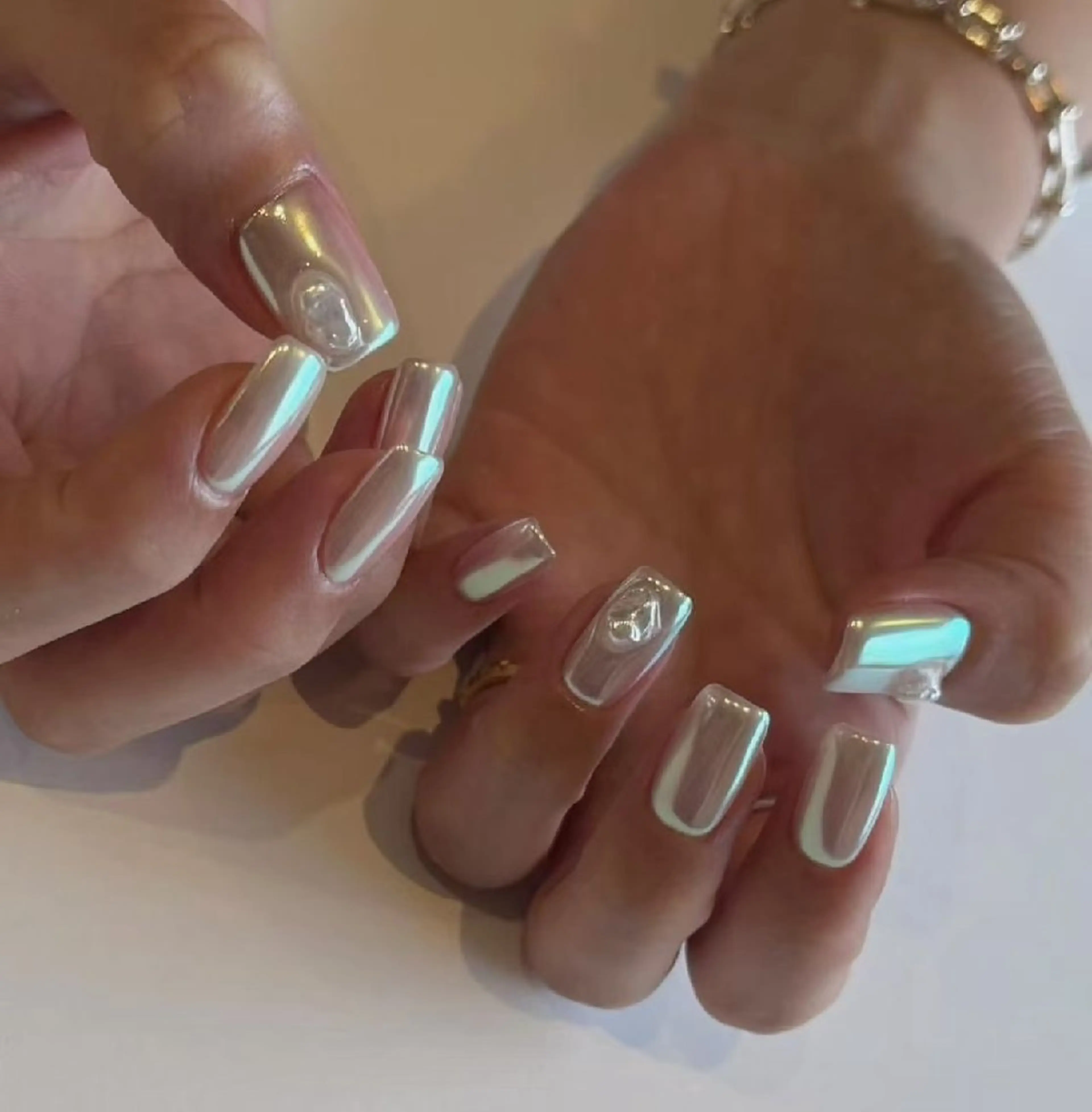 ネイル オーロラネイル フラワーネイル フットネイル フレンチネイル ジェルネイル ハンドネイル Oomiya 服部のネイルデザイン