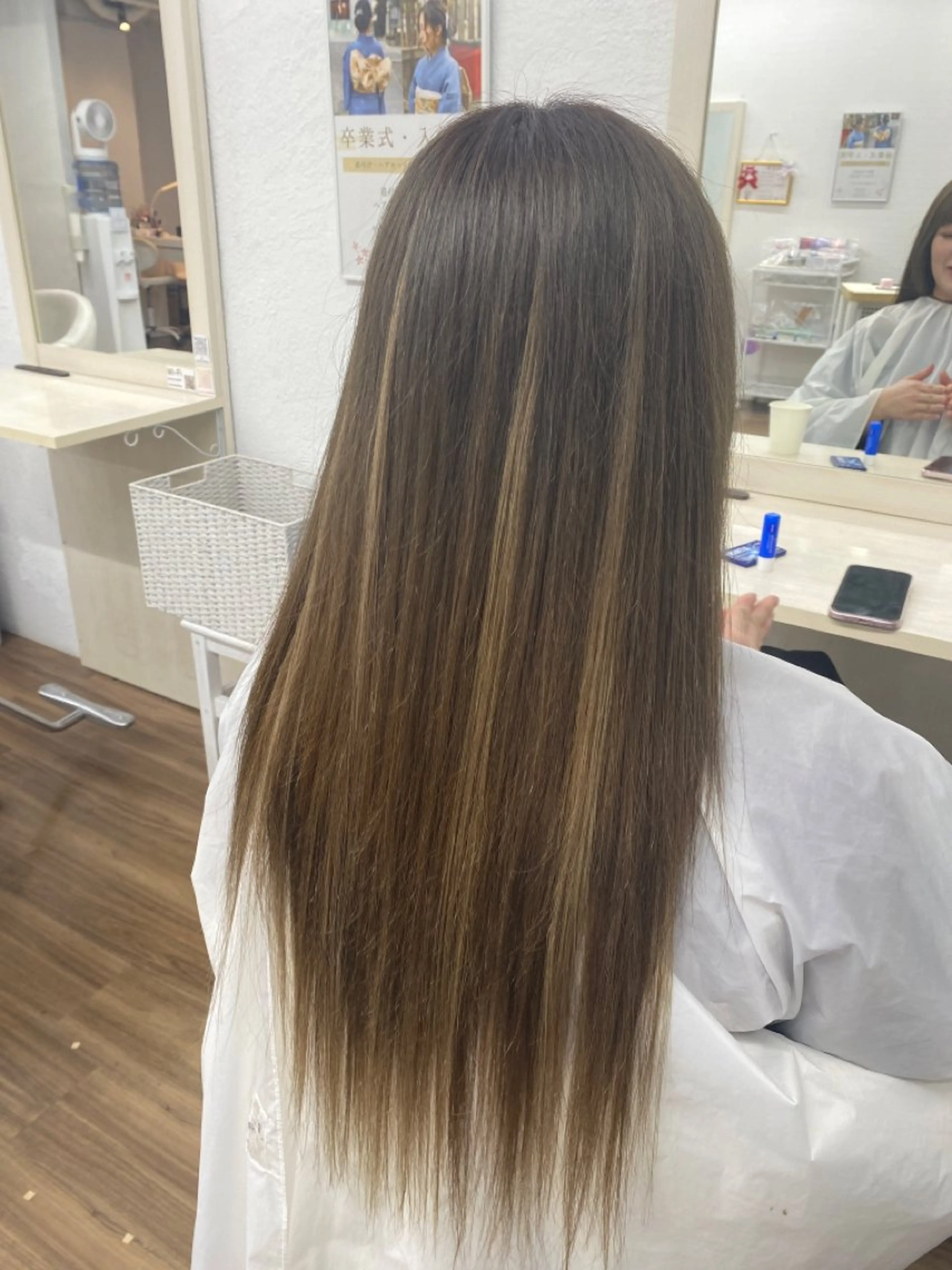 ロング カラー ハイライトカラー エクステ ハイライト ヘアカラー トリートメント エクステ GLOSS 心斎橋 山上のヘアスタイル