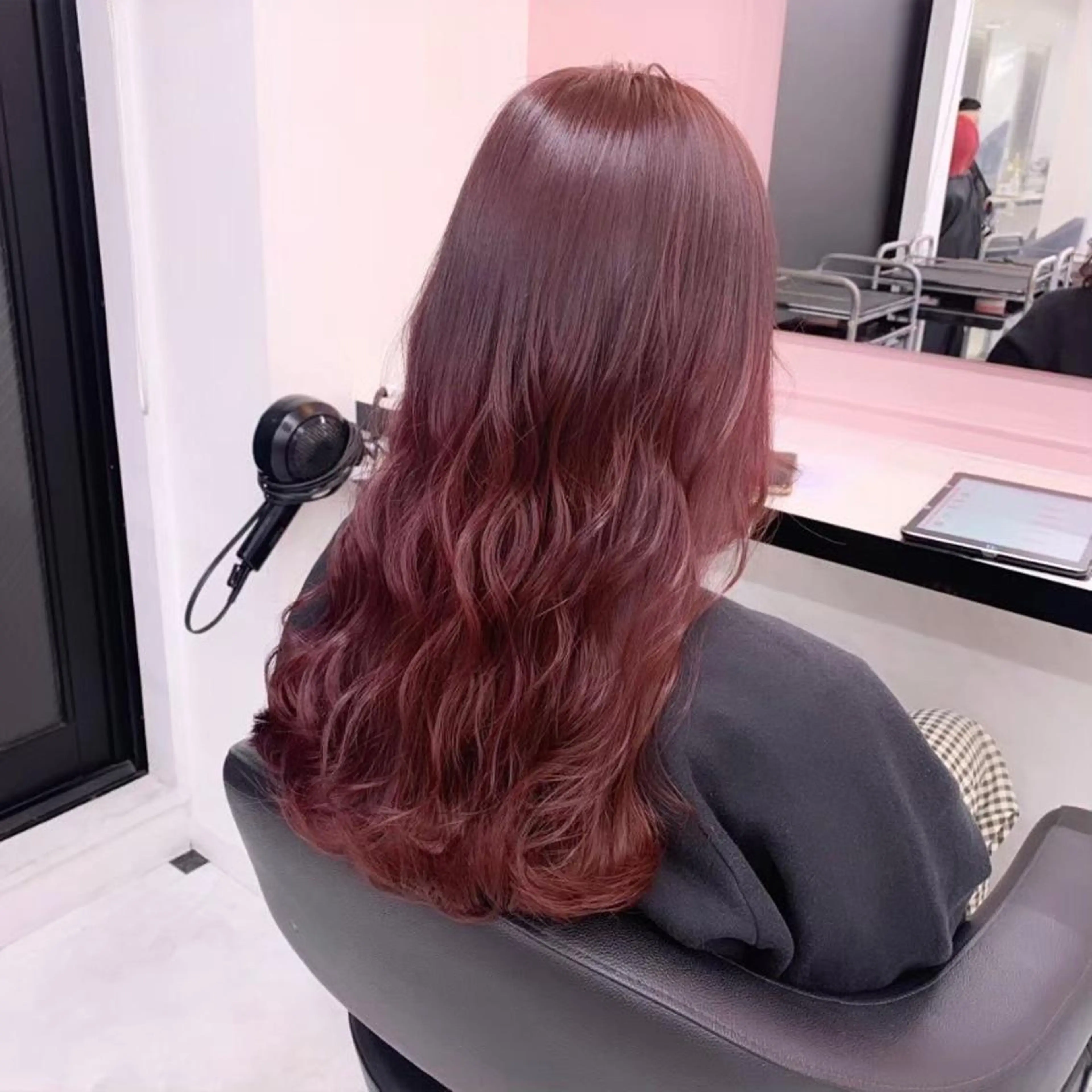 セミロング カラー ヘアアレンジ 💕上野美容師☁ ブリーチ💖サワのヘアスタイル