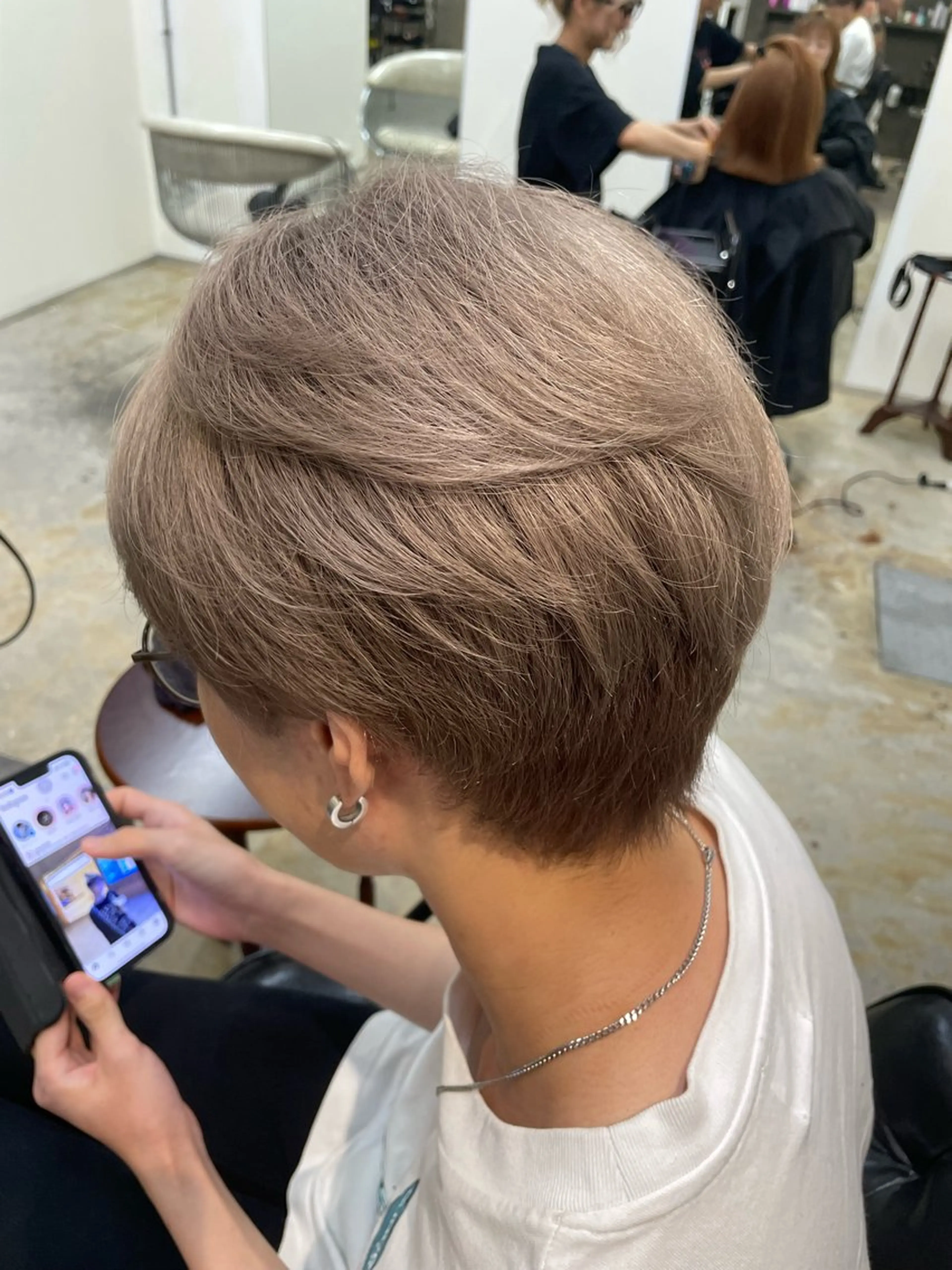 ショート カット ヘアカラー トリートメント 宮本 祥生のヘアスタイル