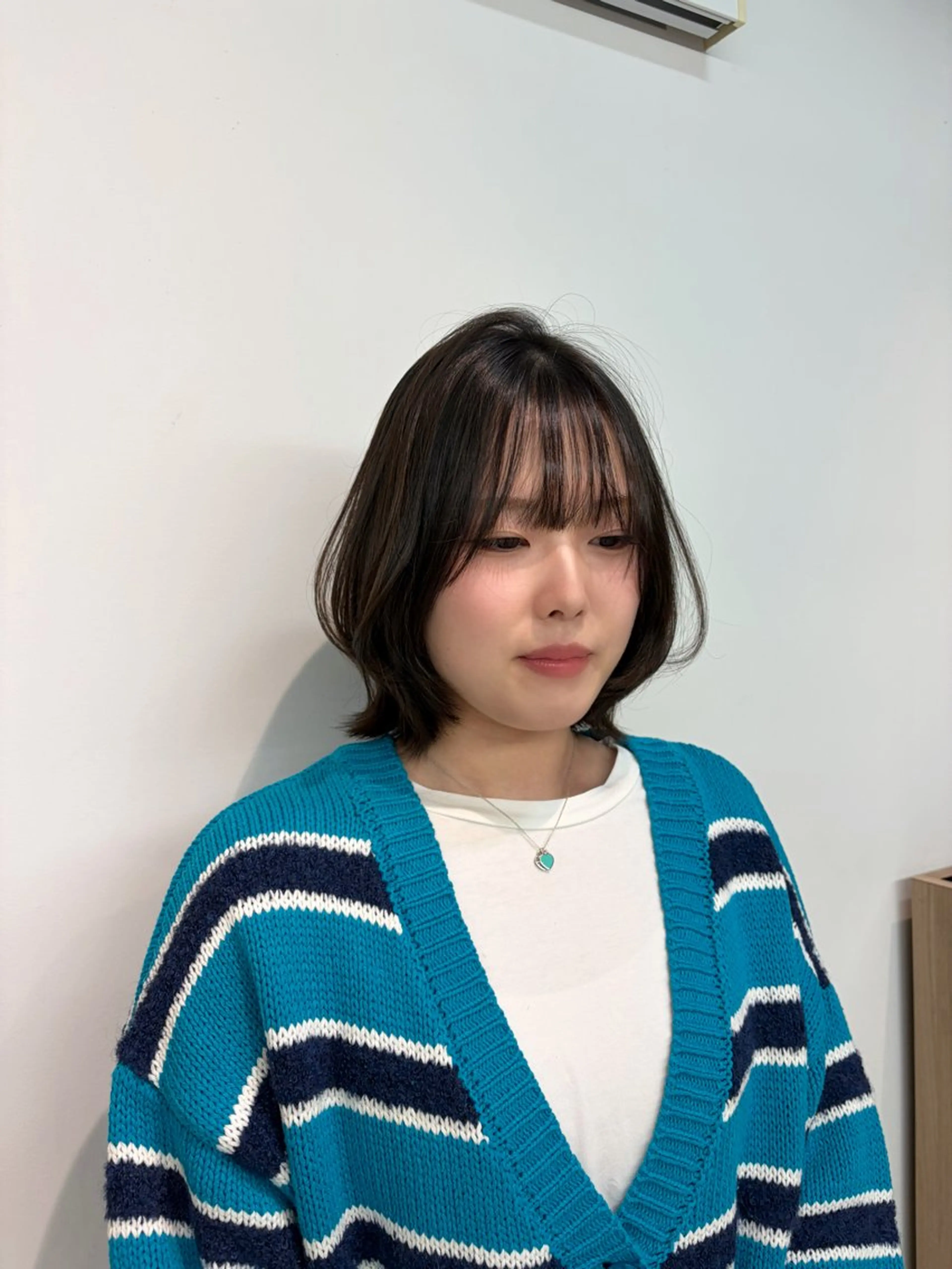 ミディアム ボブレイヤー ボブ くびれヘア 伸ばしかけ レイヤーカット 大村 咲羅のヘアスタイル