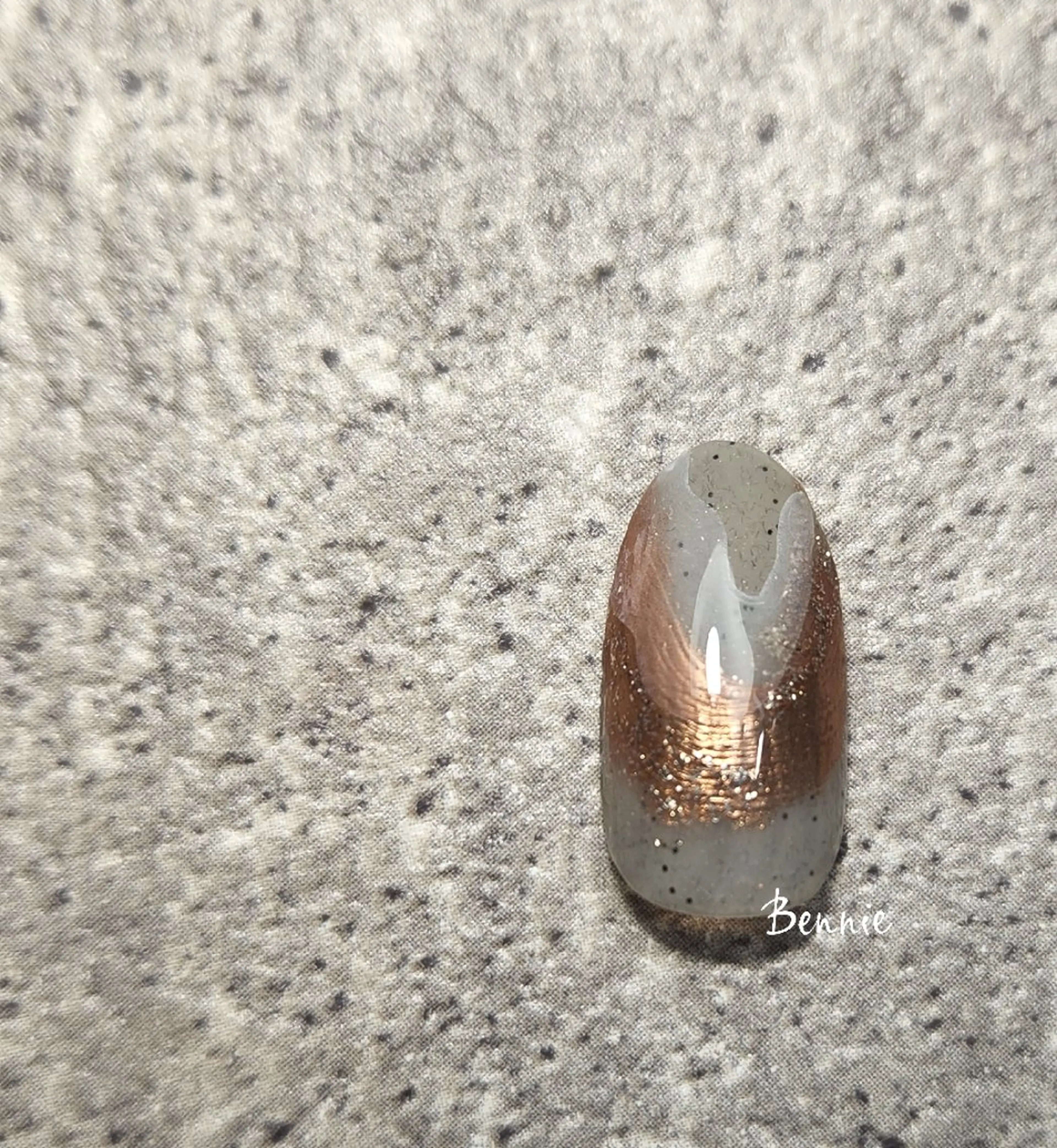 ネイル ミラーネイル ニュアンスネイル ハンドネイル   BENNIEのネイルデザイン