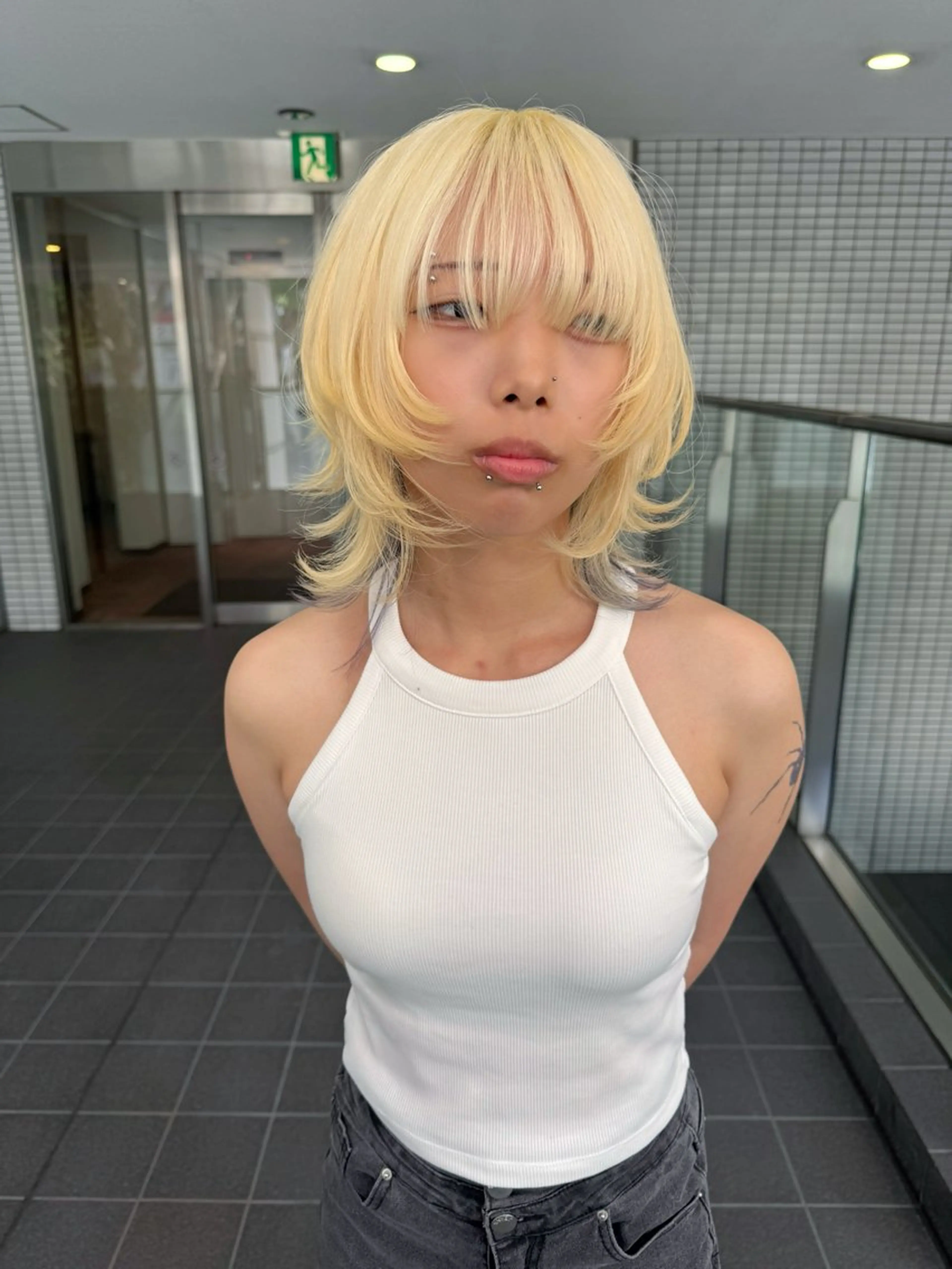 ショート カラー ブリーチ ブロンド ケアブリーチ レイヤーカット トリートメント 福岡縮毛矯正 ブリーチなしカラーのヘアスタイル