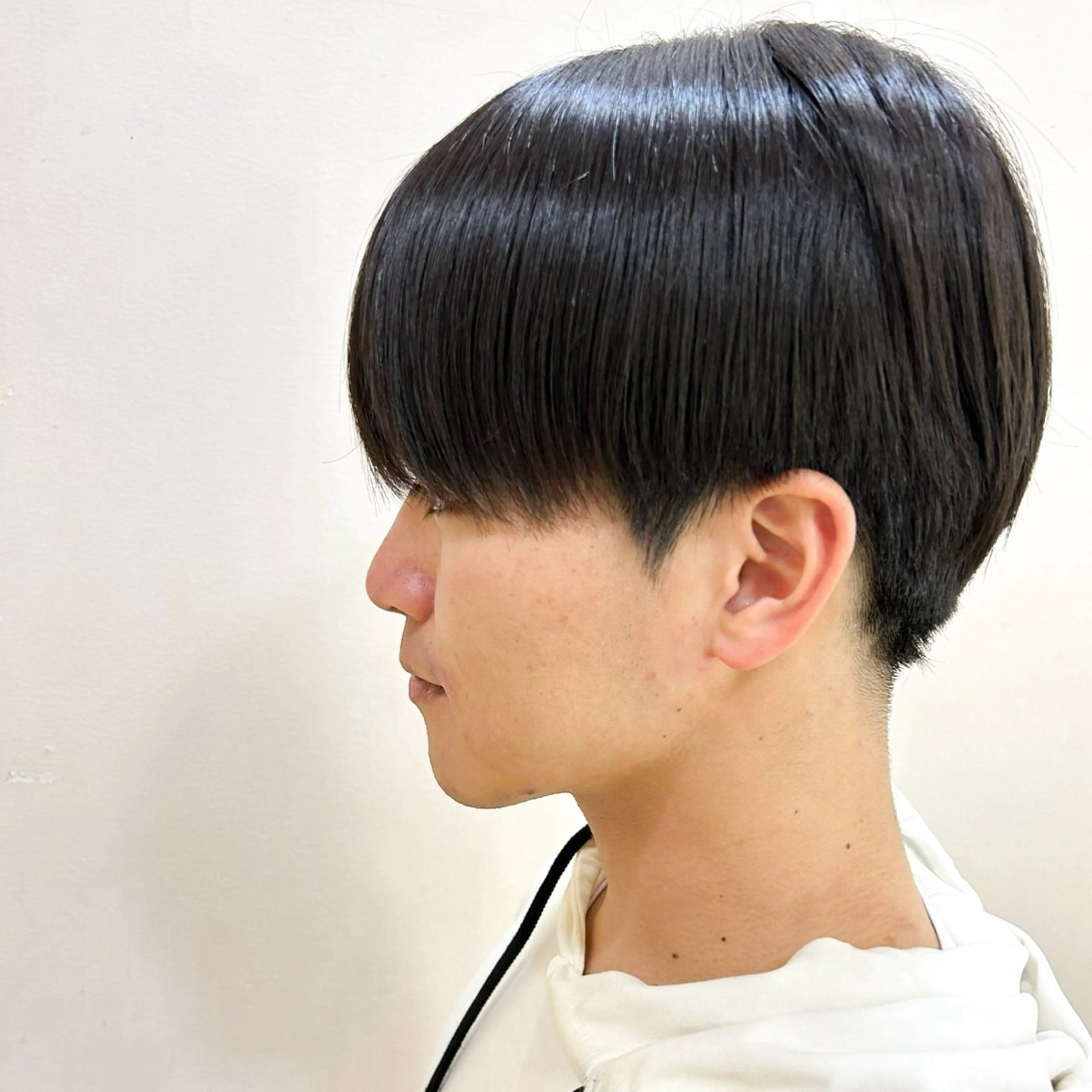 ショート パーマ メンズ マッシュ シースルーバング ストレートパーマ デザインカラー/ 推しの配色　肥後のヘアスタイル
