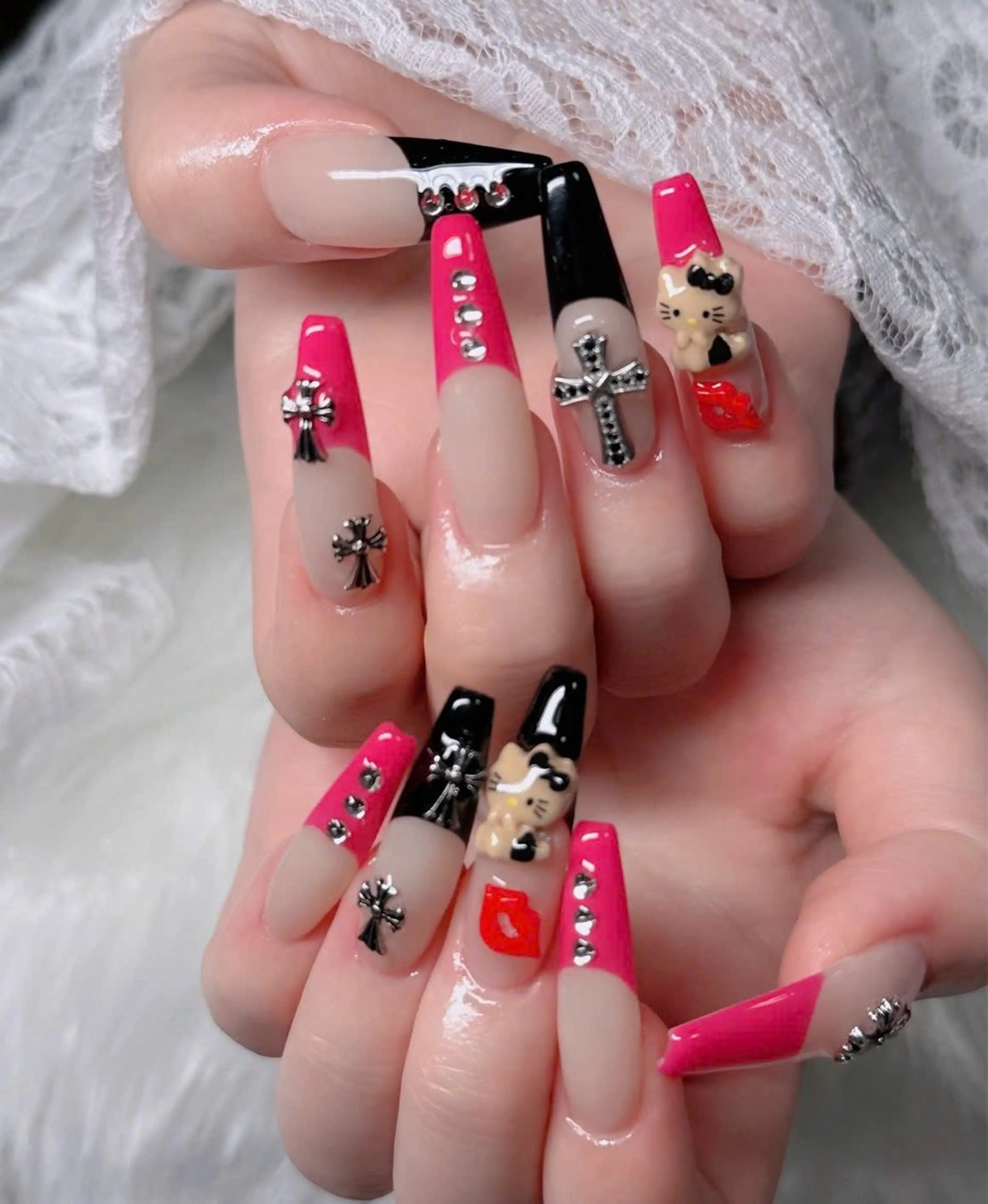 ネイル オーロラネイル フレンチネイル ジェルネイル ハロウィン キラキラネイル H.baby Nail Salonのネイルデザイン