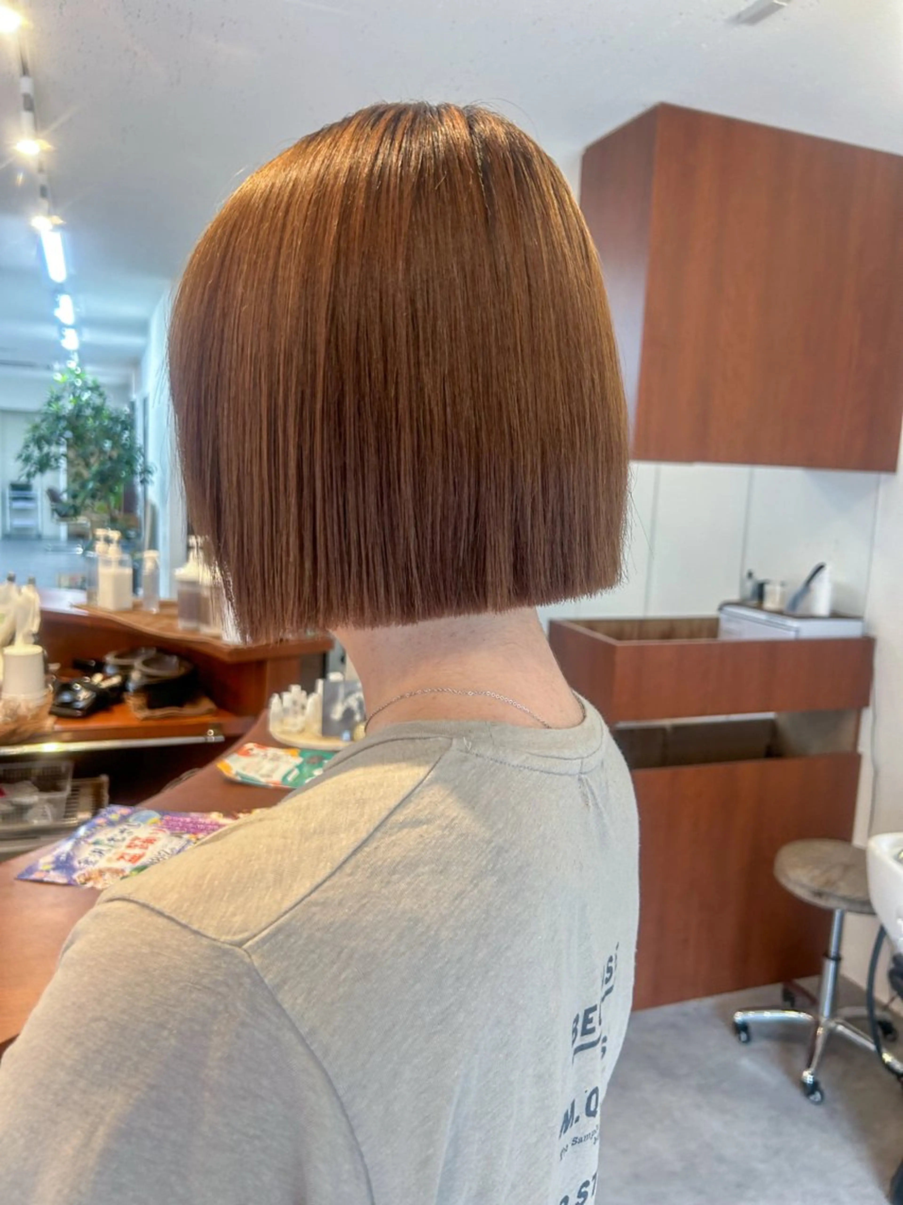 ミディアム ボブ カット ヘアカラー トリートメント ARATA / tap/県庁近くのヘアスタイル