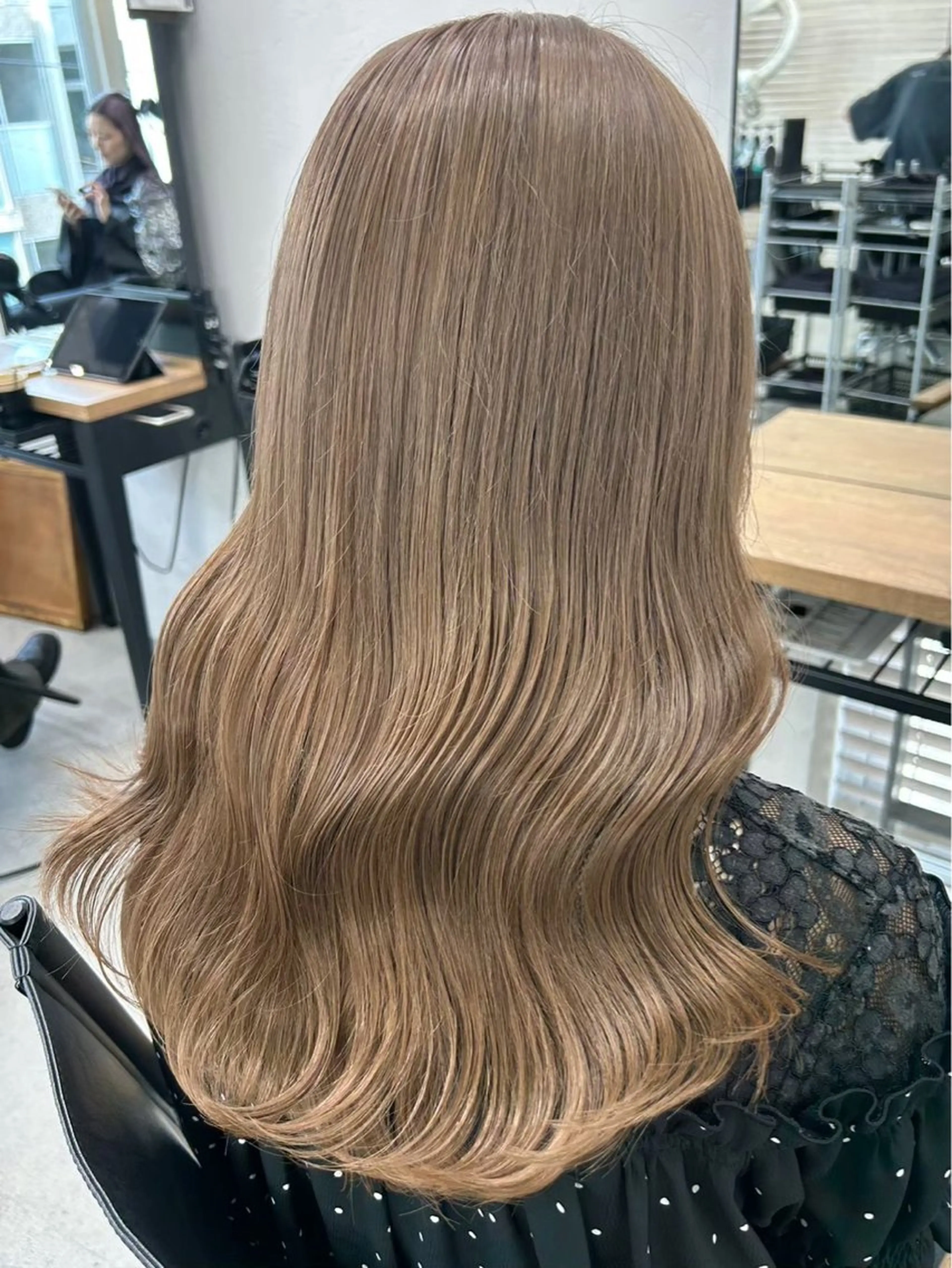 セミロング カラー ベージュカラー ブリーチ ケアブリーチ ダブルカラー トリートメント RYOSUKE ハイトーンのヘアスタイル