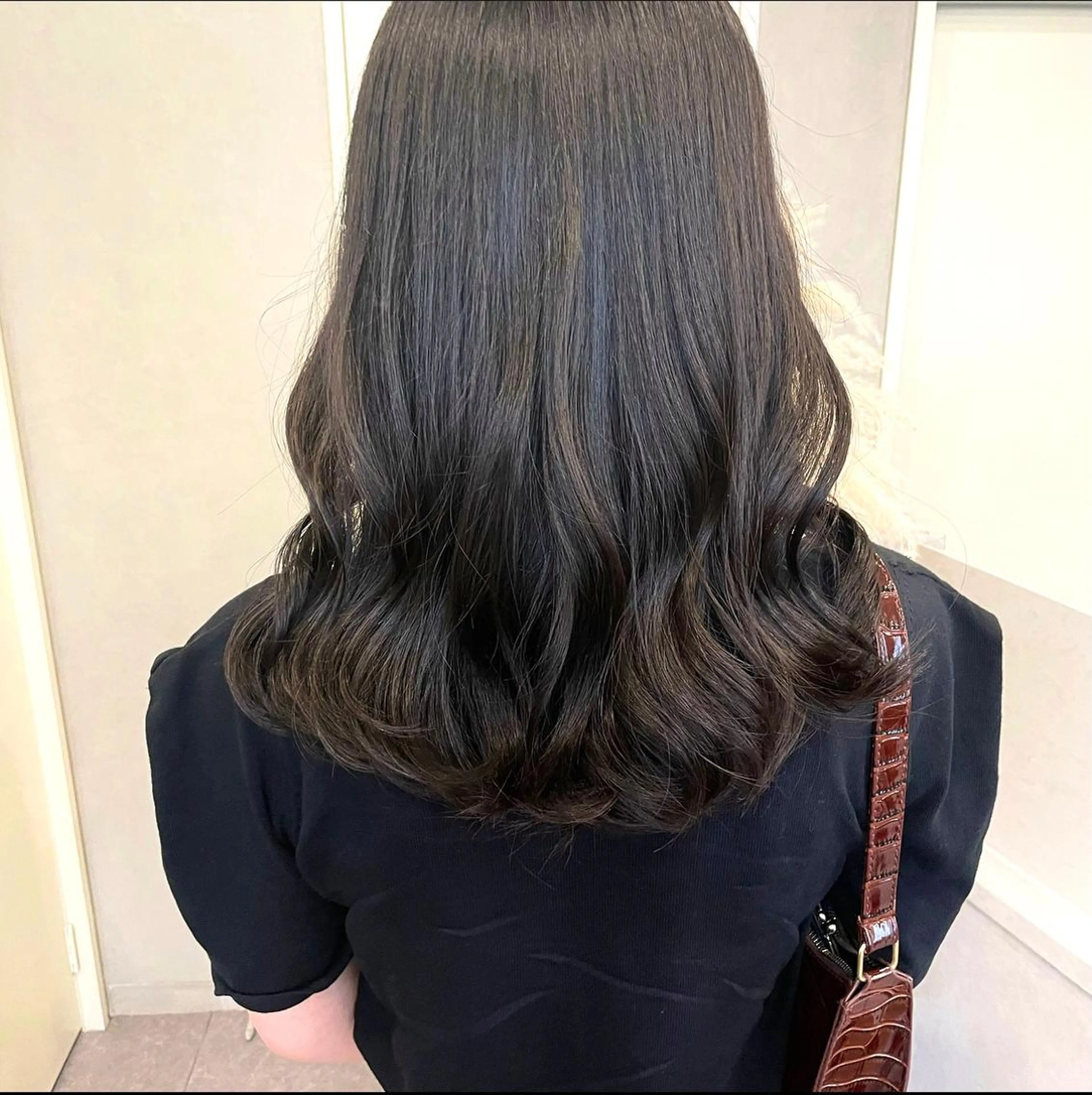 ミディアム カラー 透明感カラー グレージュ カット ヘアカラー はるか 💐 お悩み改善美容師のヘアスタイル