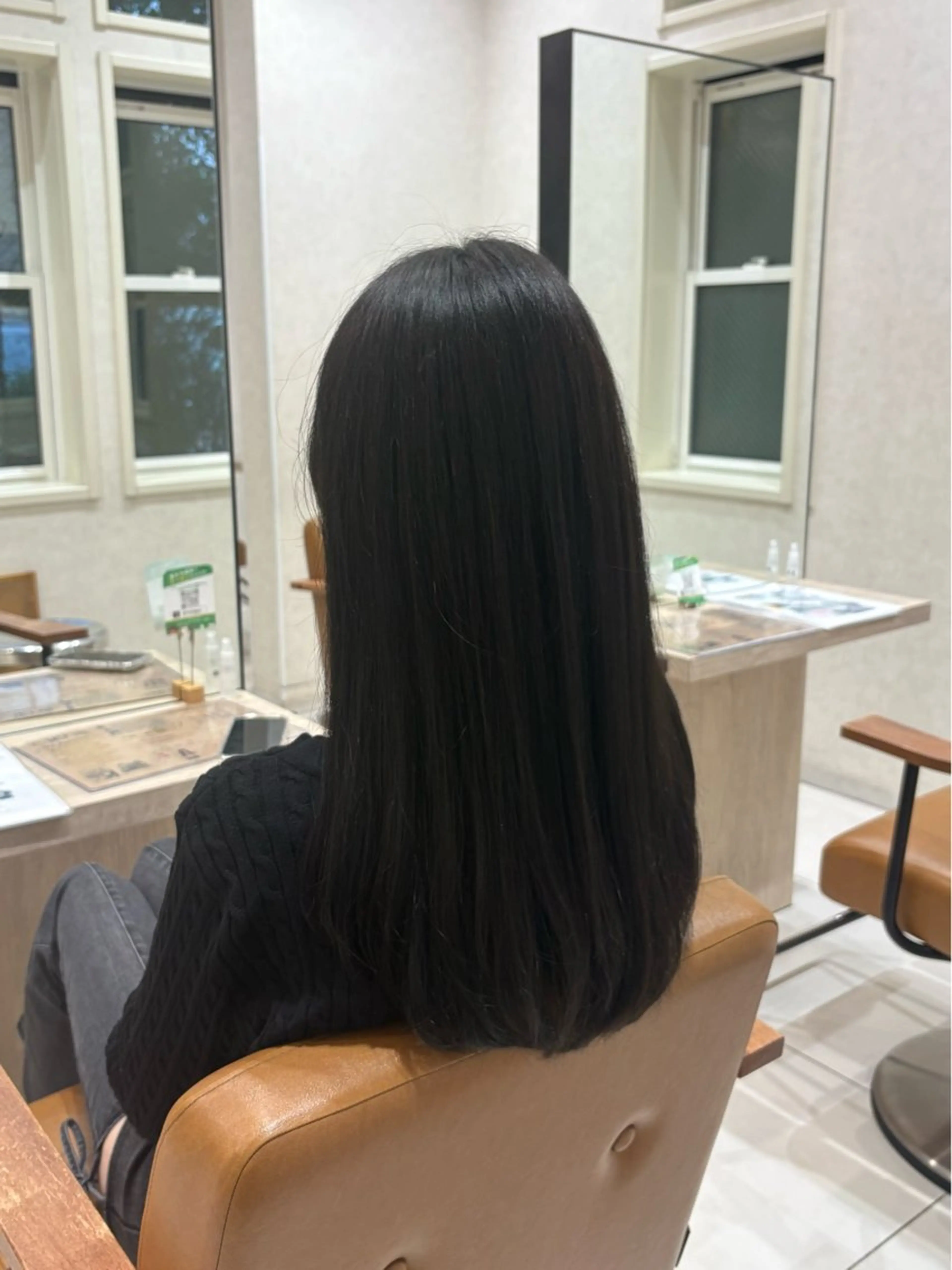 セミロング カラー カット ヘアカラー 透明感カラー🌿 ｍｏｅのヘアスタイル