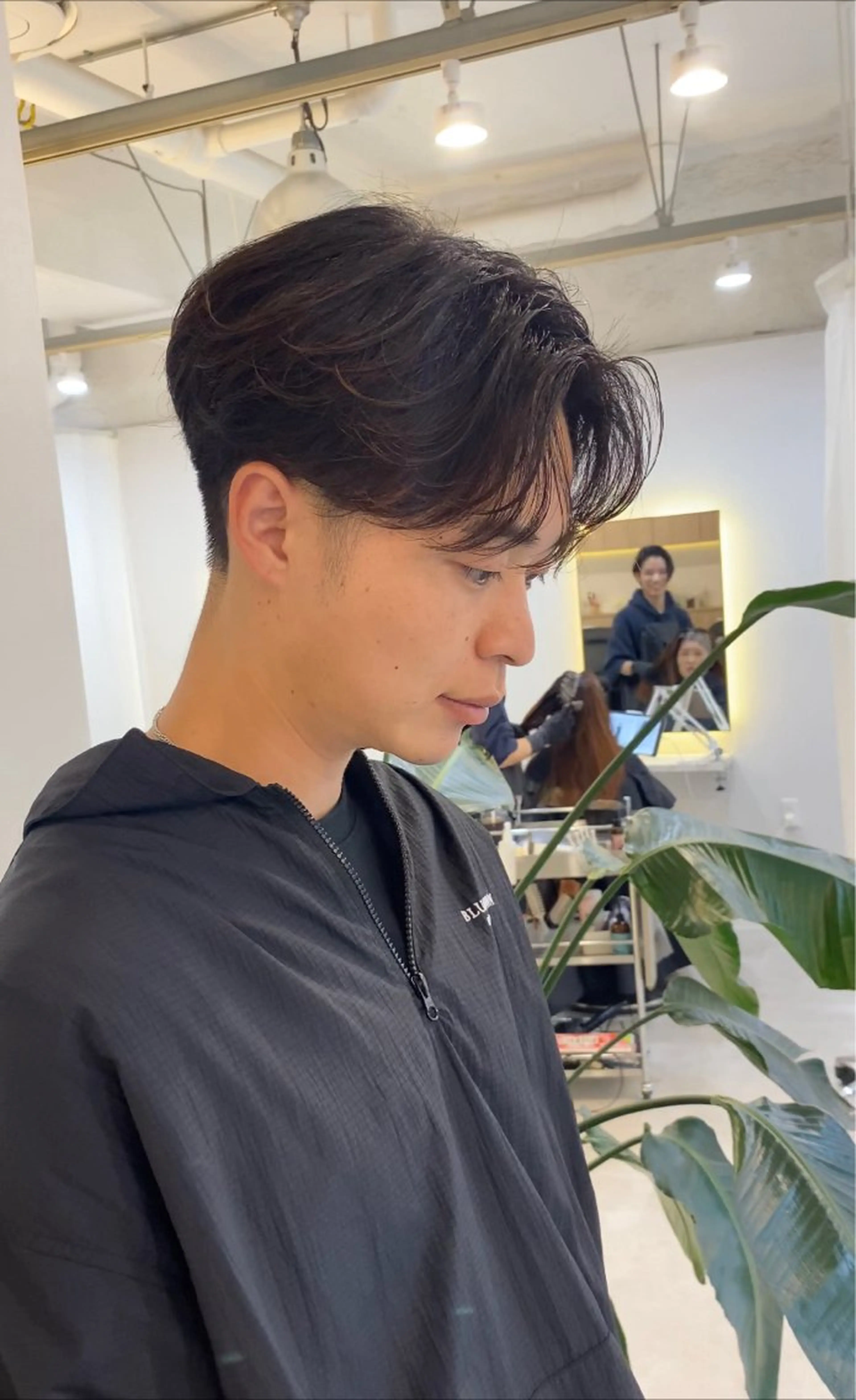 メンズ センターパート situ所属・透明感カラー／メンズ 特化kazumaのヘアスタイル