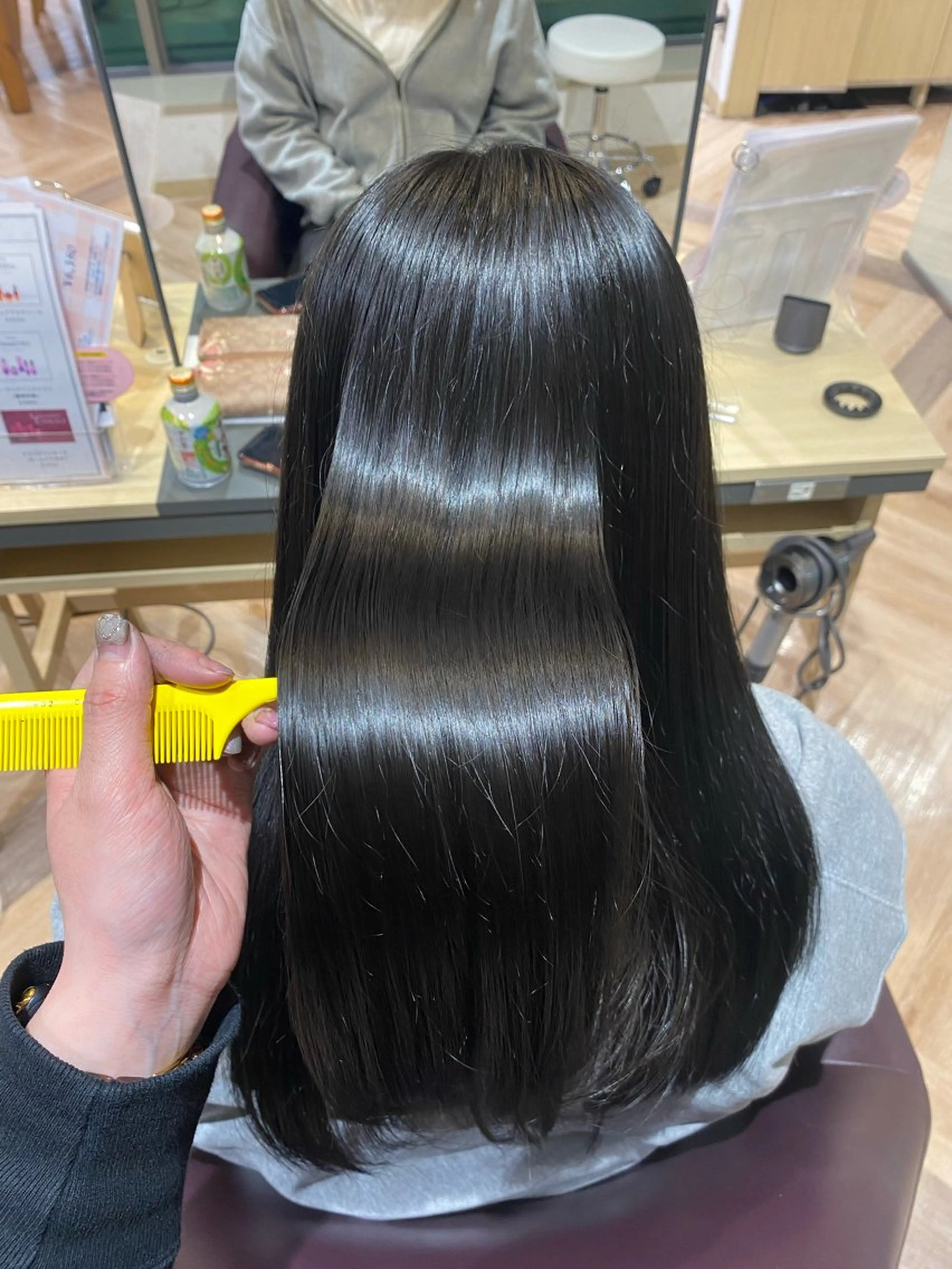 セミロング カラー 髪質改善 トリートメント ヘアカラー Yamada Ami🪐のヘアスタイル