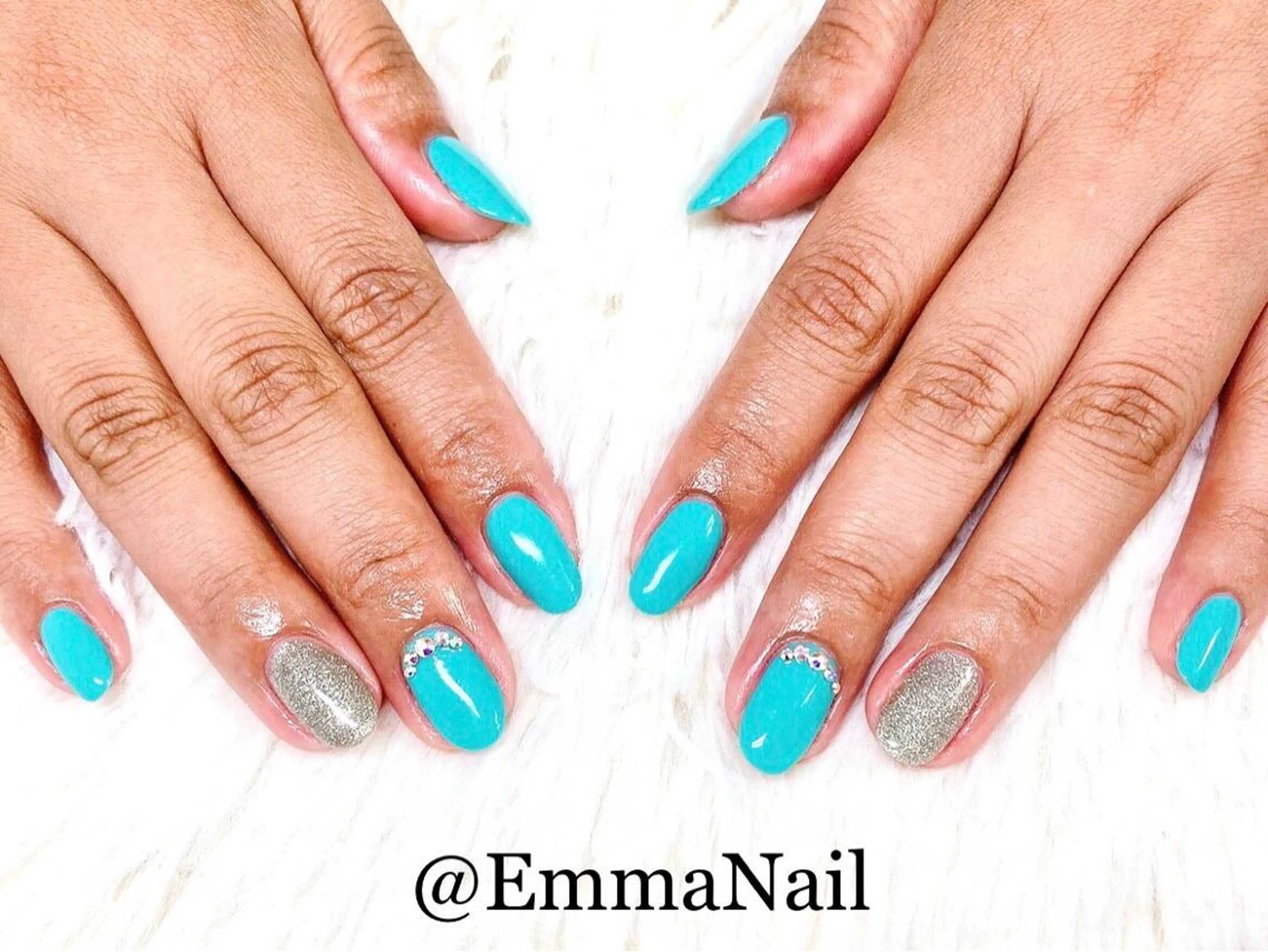 ネイル キラキラネイル 夏ネイル ハンドネイル salon EM&A emiのネイルデザイン
