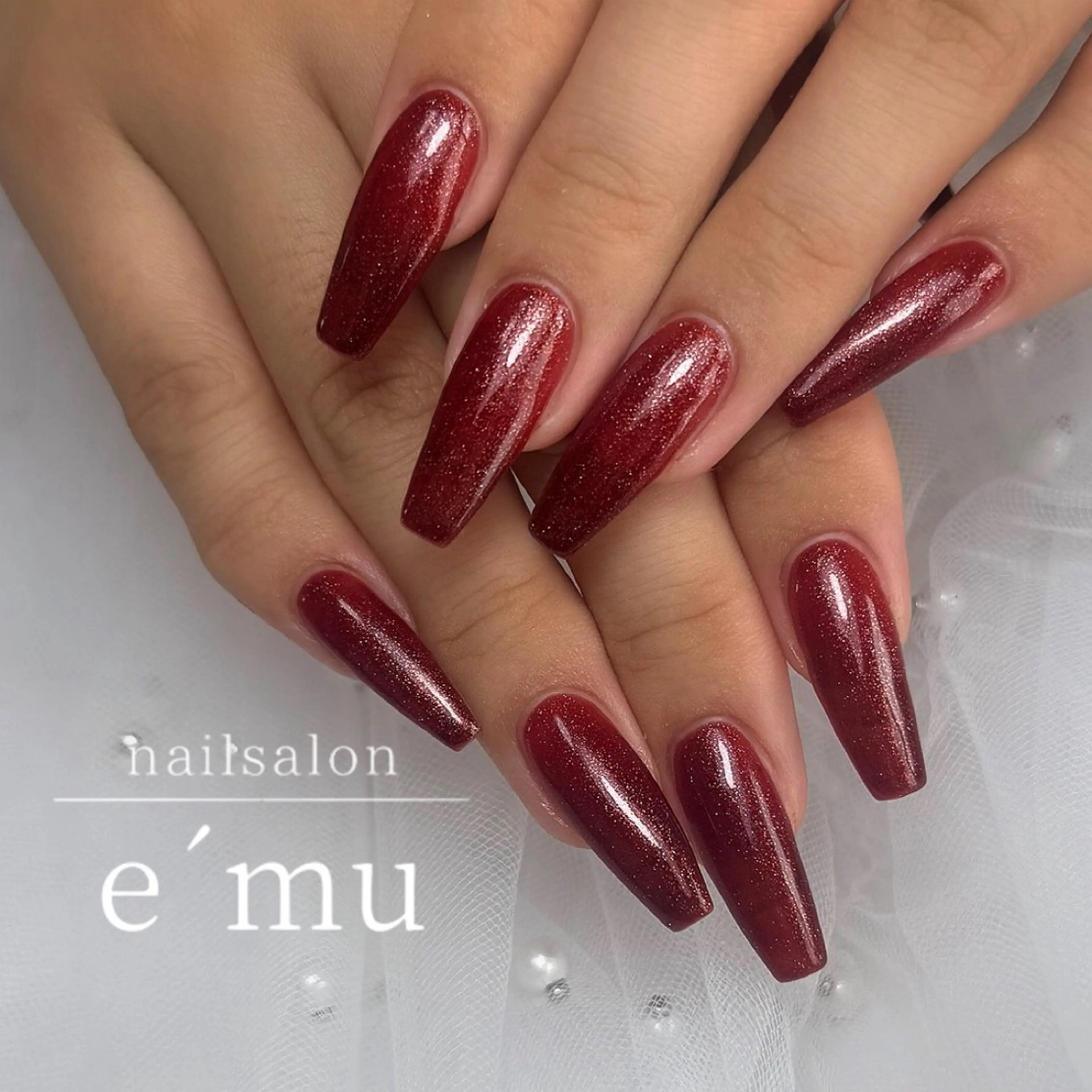 ネイル ラメ(グリッター) 赤色 ハンドネイル nailsalon e´muのネイルデザイン