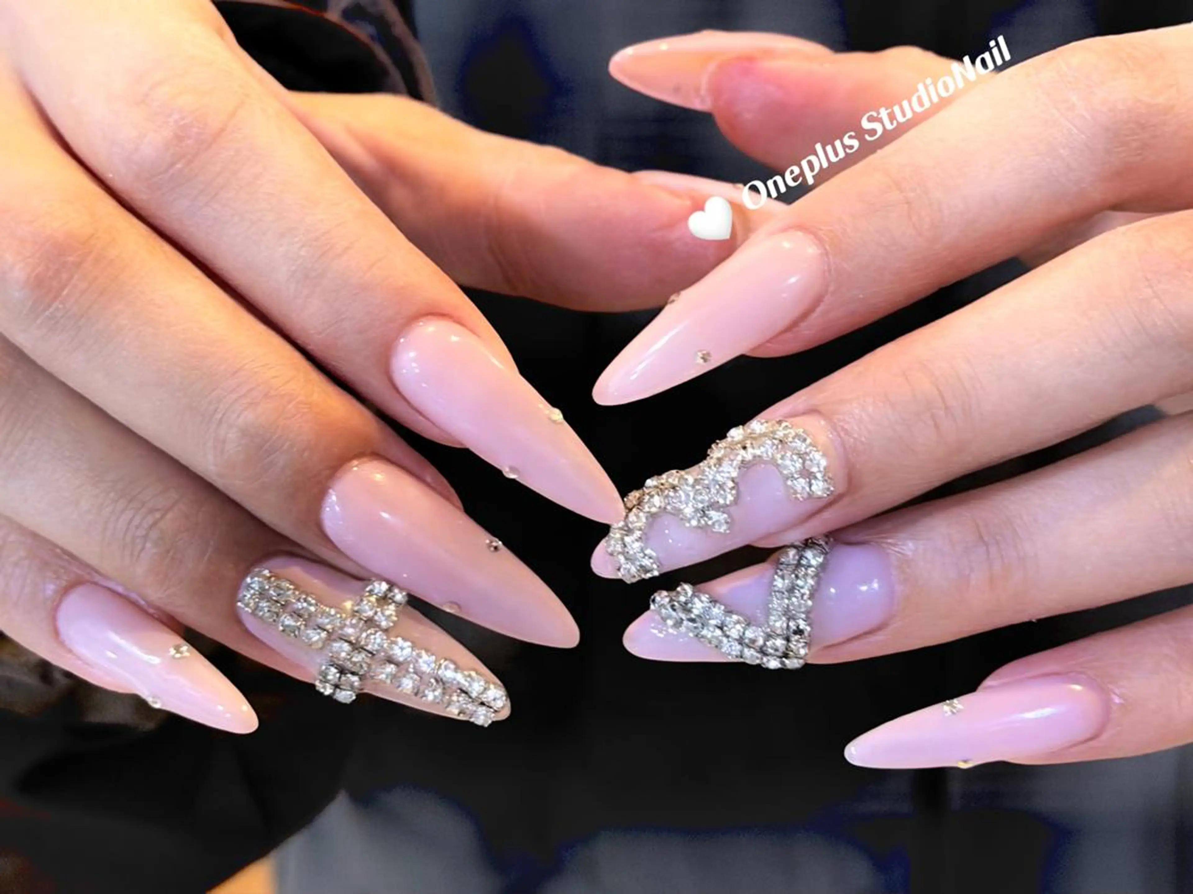 ネイル アニマル柄 ボルドー ブラウン フレンチネイル マグネットネイル haruka 🧸のネイルデザイン