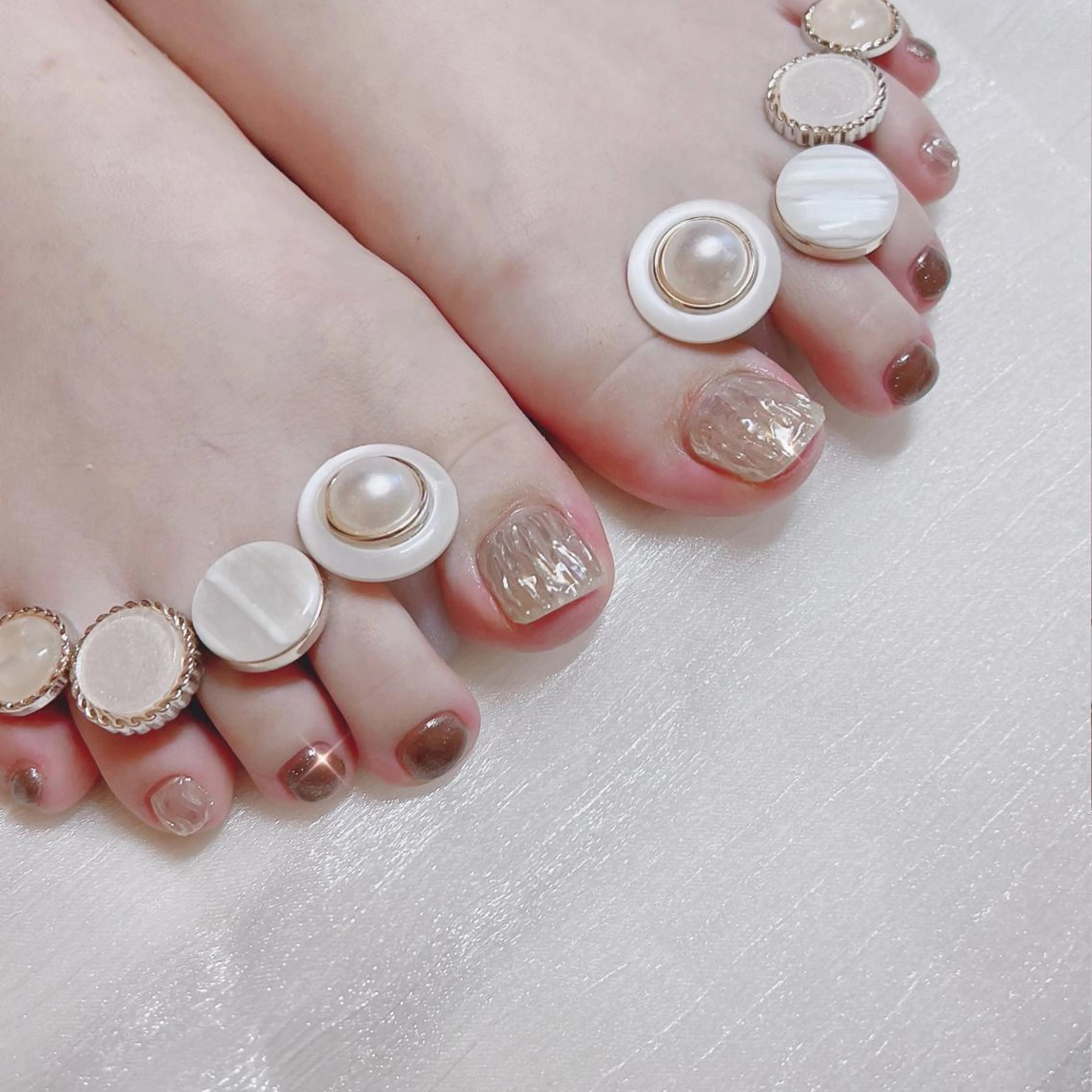 ネイル オーロラネイル フットネイル フレンチネイル ジェルネイル 韓国ネイル ハンドネイル フットネイル 【ENサロン】 Rei🎀Nailのネイルデザイン