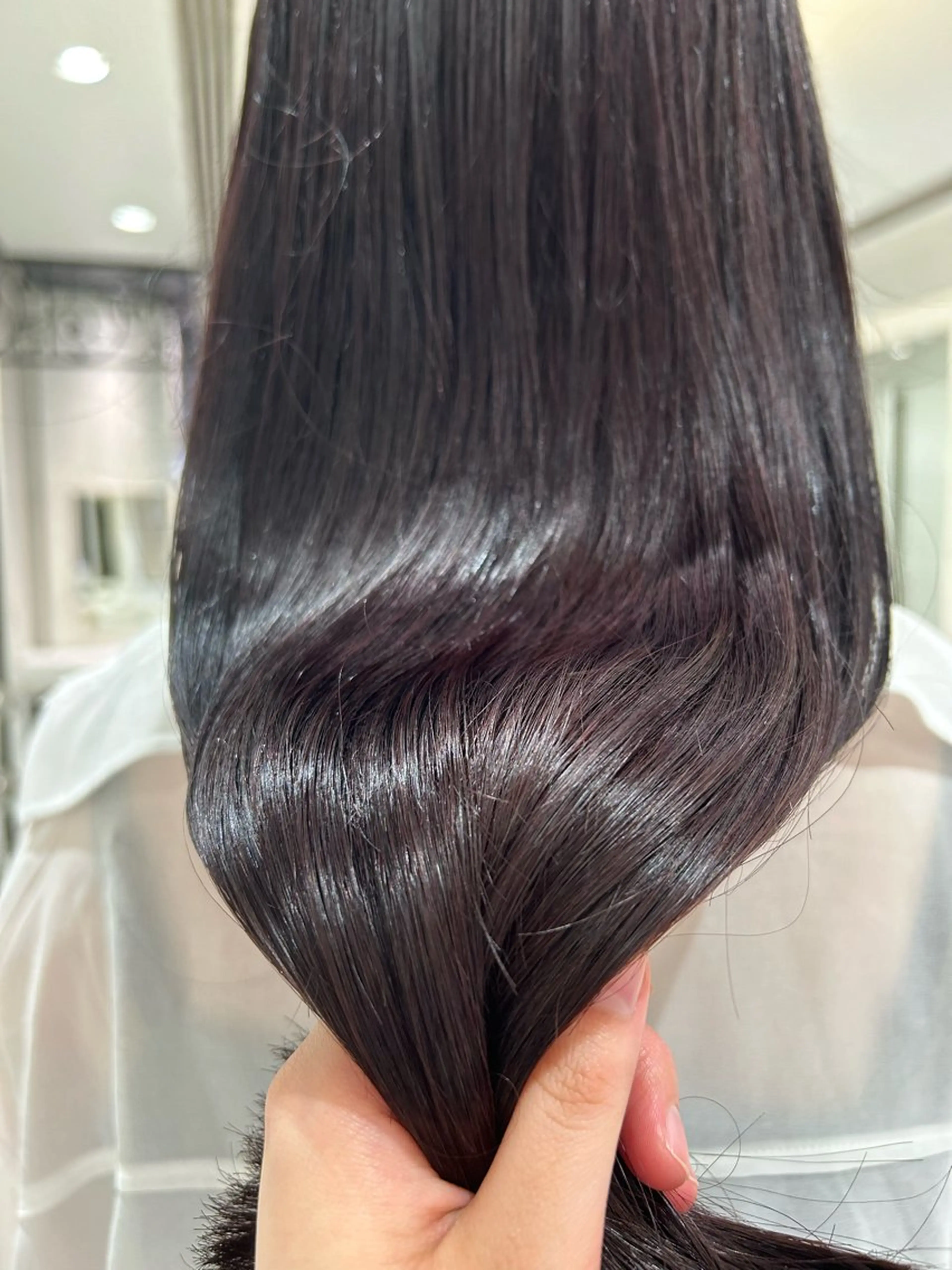 ロング 掛川 愛菜のヘアスタイル