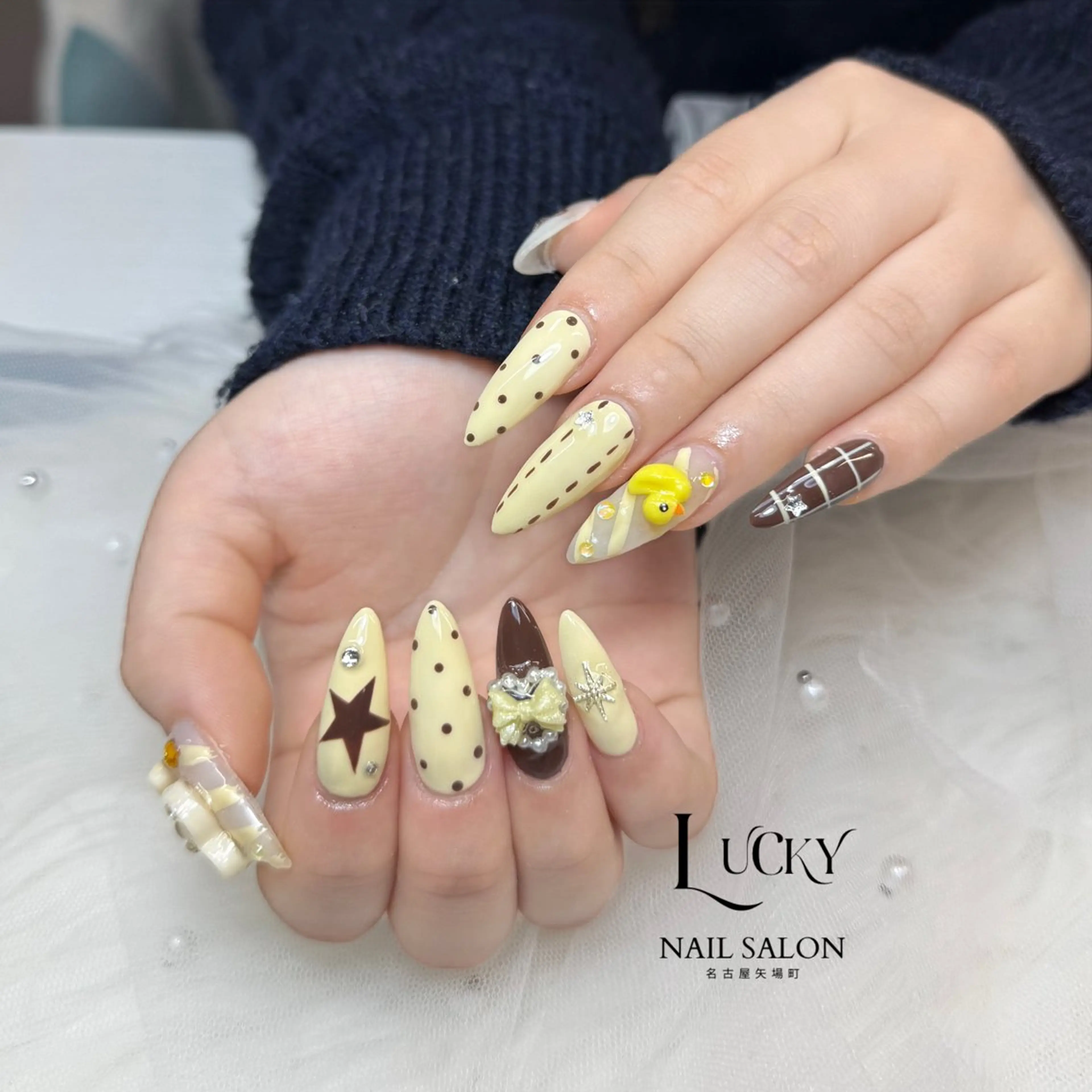 ネイル アートネイル ジェルネイル ロングネイル 持ち込み シンプルネイル ハンドネイル Lucky Nail Salonのネイルデザイン