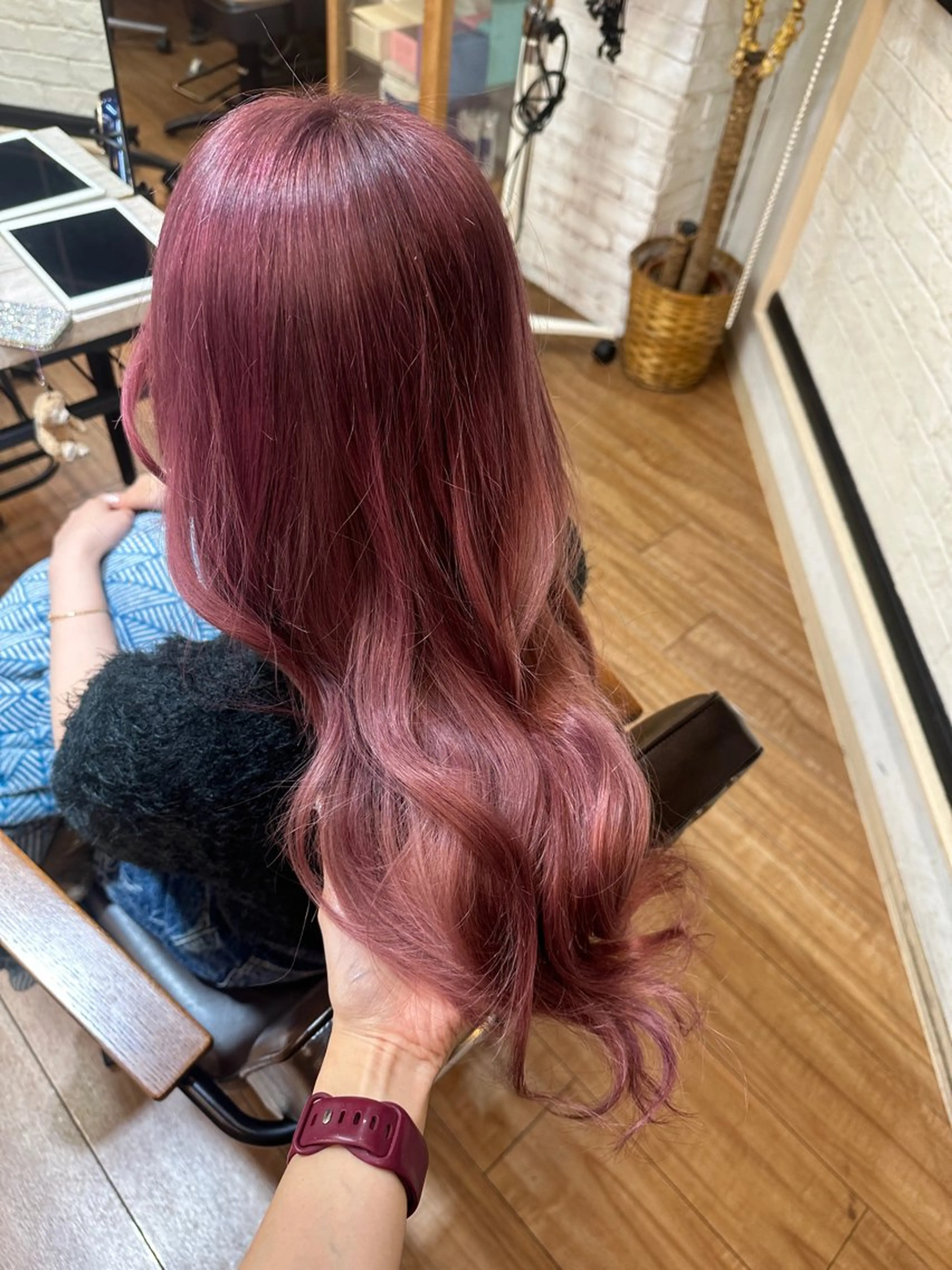 ロング カラー 渡邊 理央のヘアスタイル